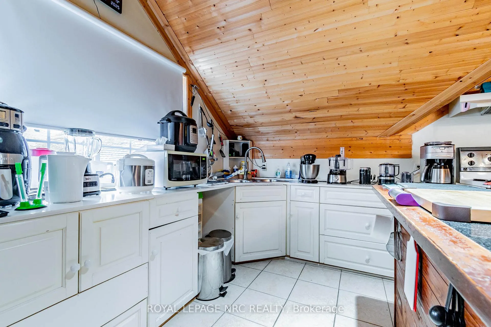 Photo 11 of 6490 Thorold Stone Road, Niagara Falls, Morrison — HOMEH