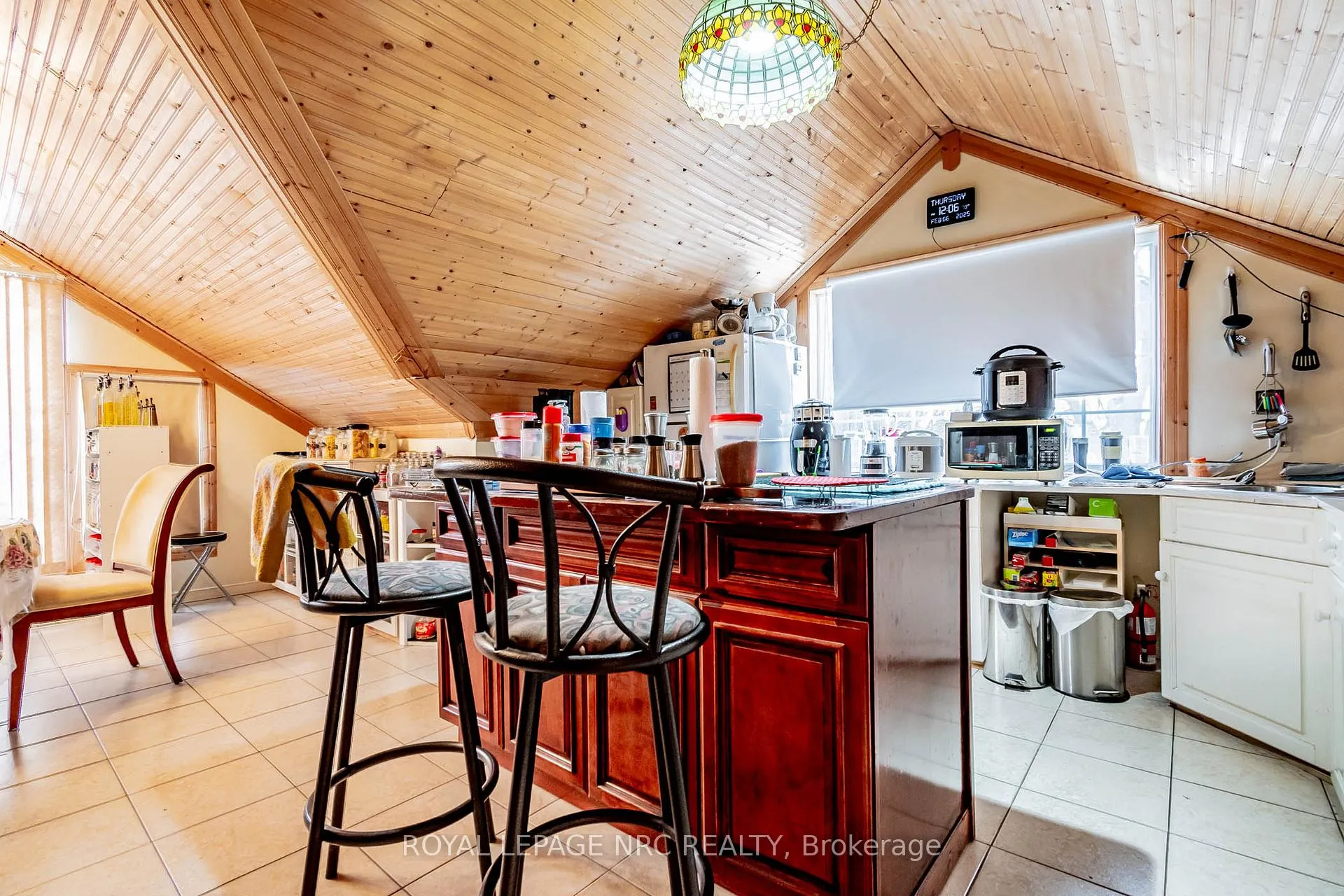 Photo 16 of 6490 Thorold Stone Road, Niagara Falls, Morrison — HOMEH
