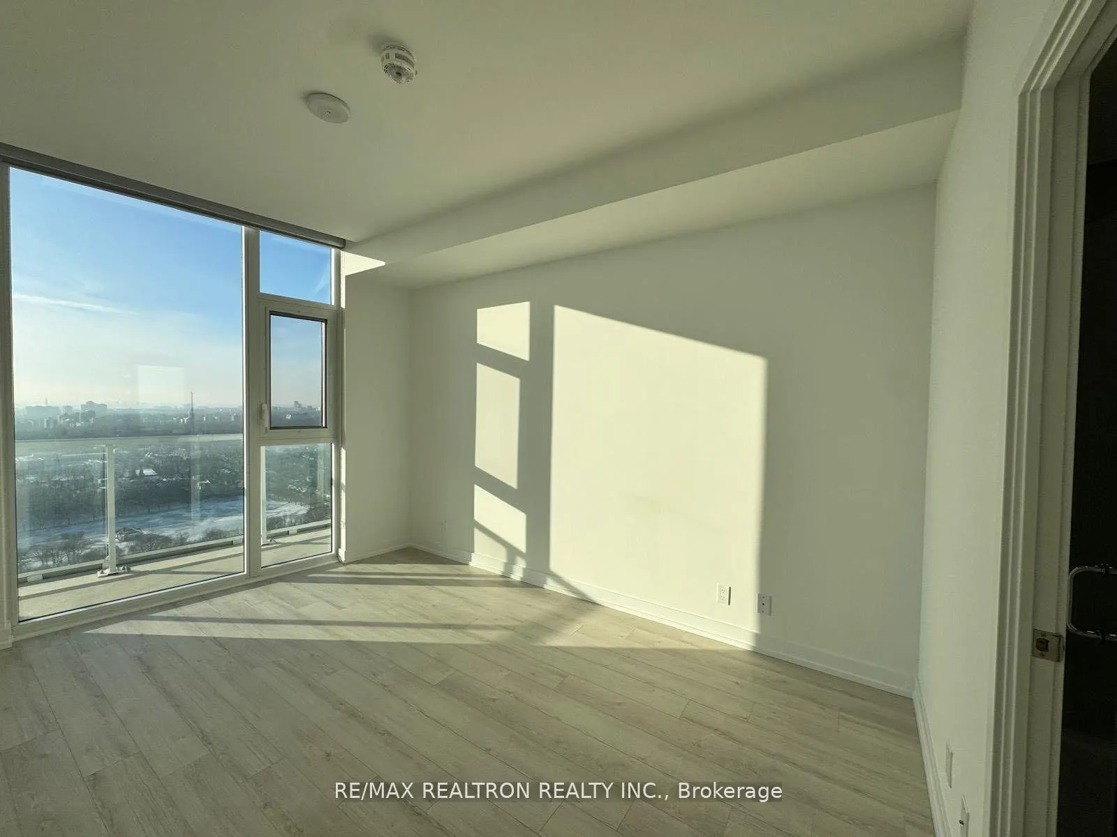 Photo 12 of Unit 3103, 33 Helendale Avenue, Toronto, Yonge-Eglinton — HOMEH