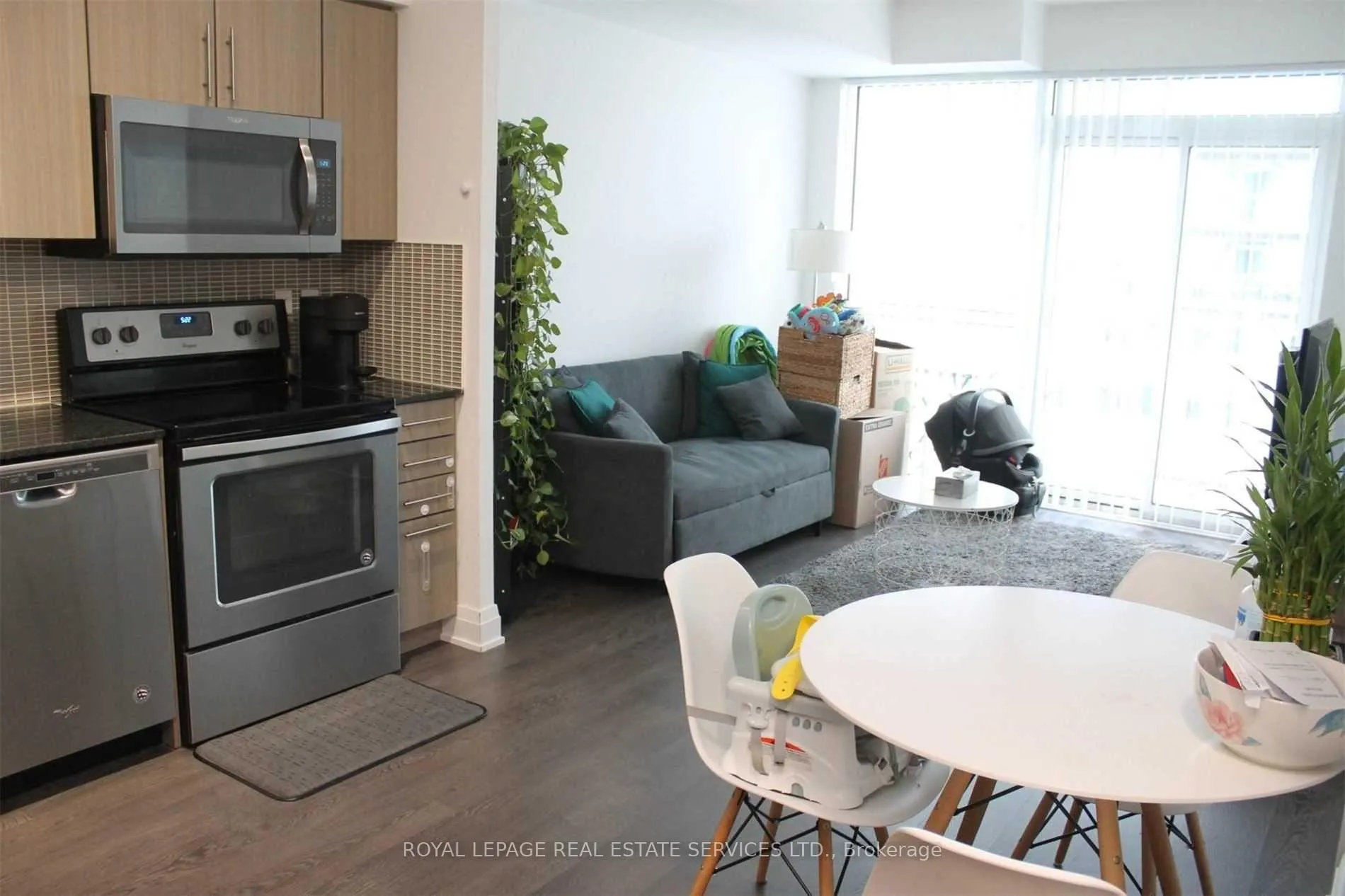 Photo 3 of Unit 1513, 55 Speers Road, Oakville, Central — HOMEH