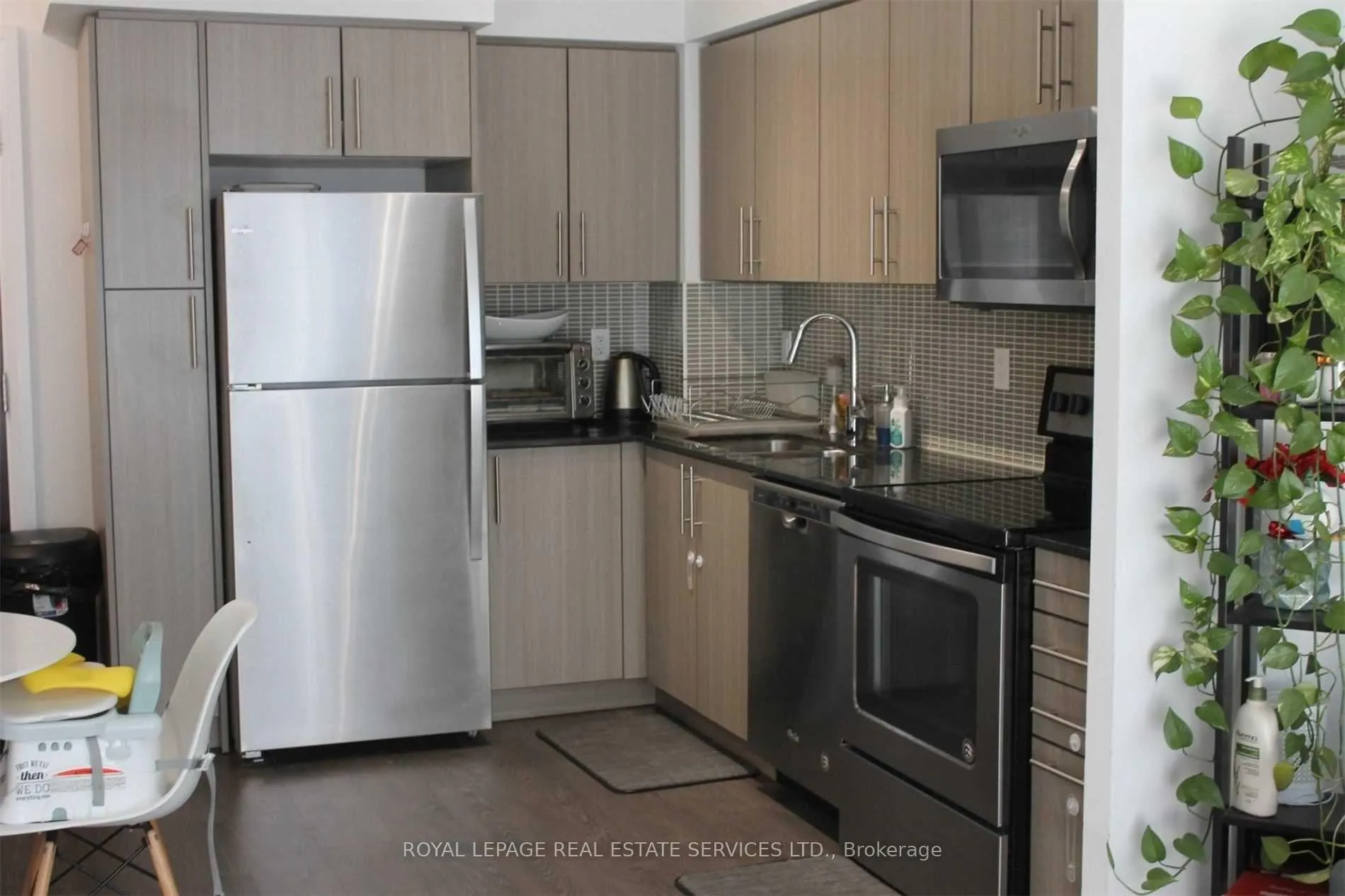 Photo 4 of Unit 1513, 55 Speers Road, Oakville, Central — HOMEH