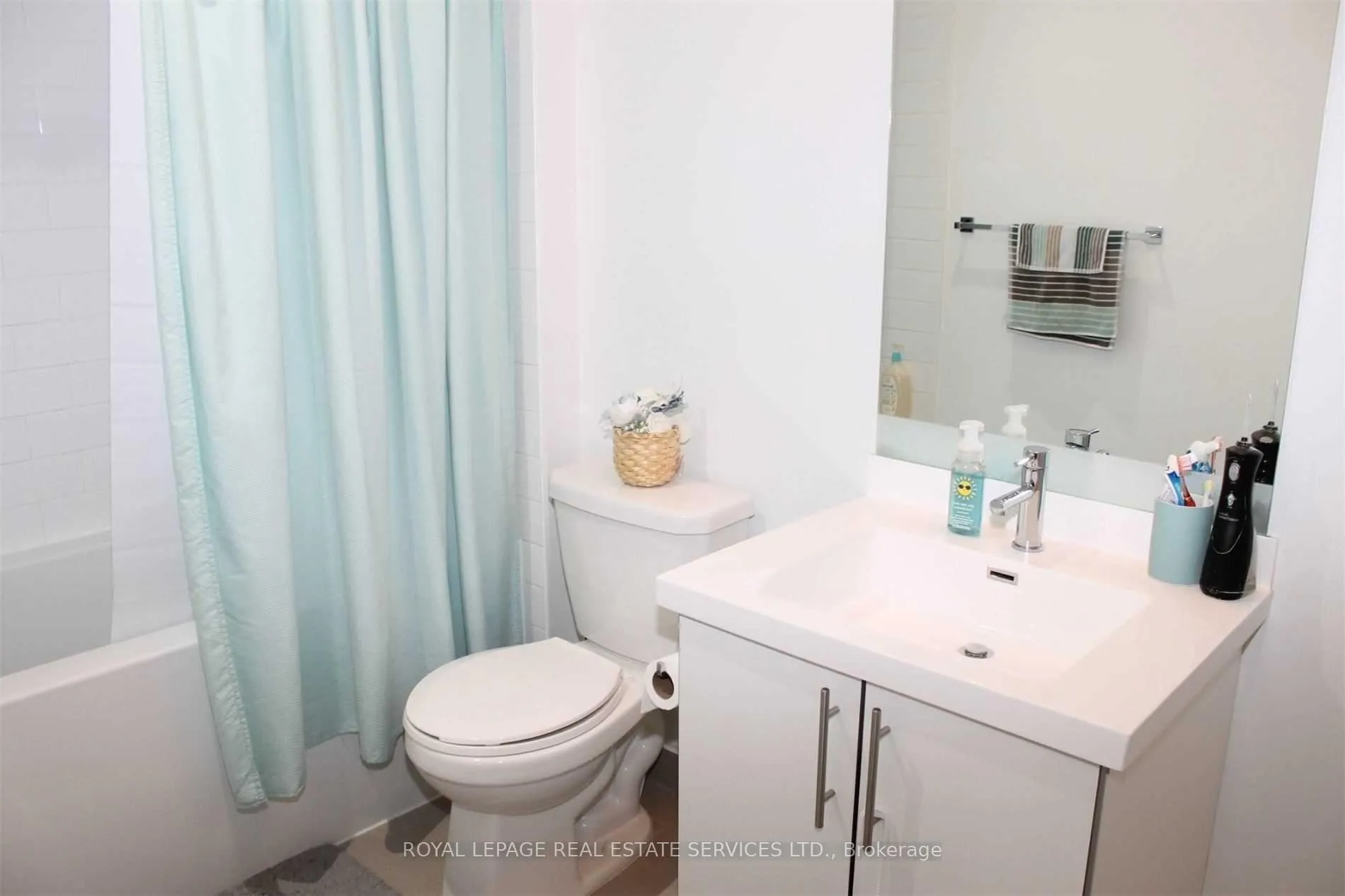 Photo 7 of Unit 1513, 55 Speers Road, Oakville, Central — HOMEH