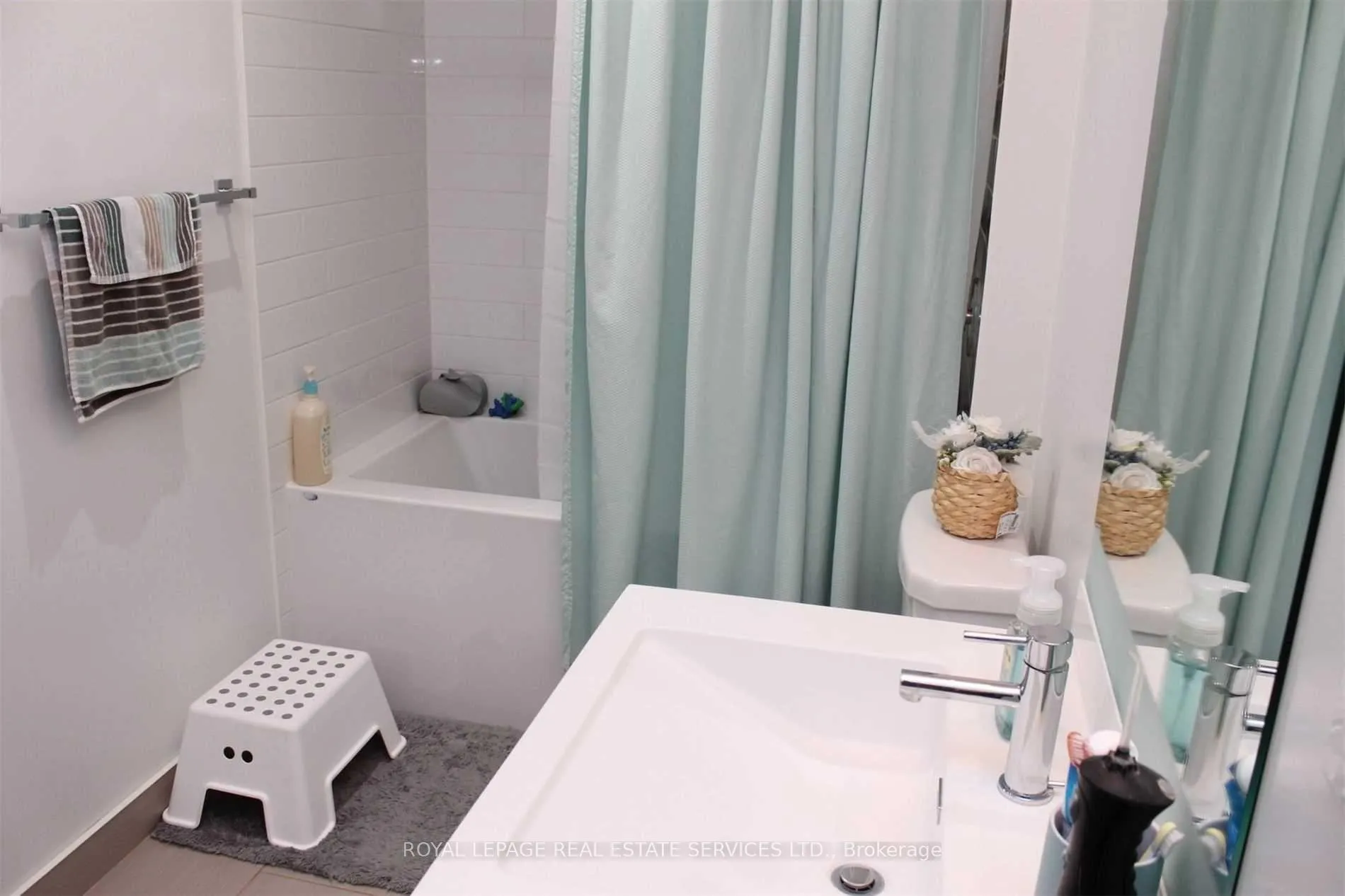 Photo 8 of Unit 1513, 55 Speers Road, Oakville, Central — HOMEH