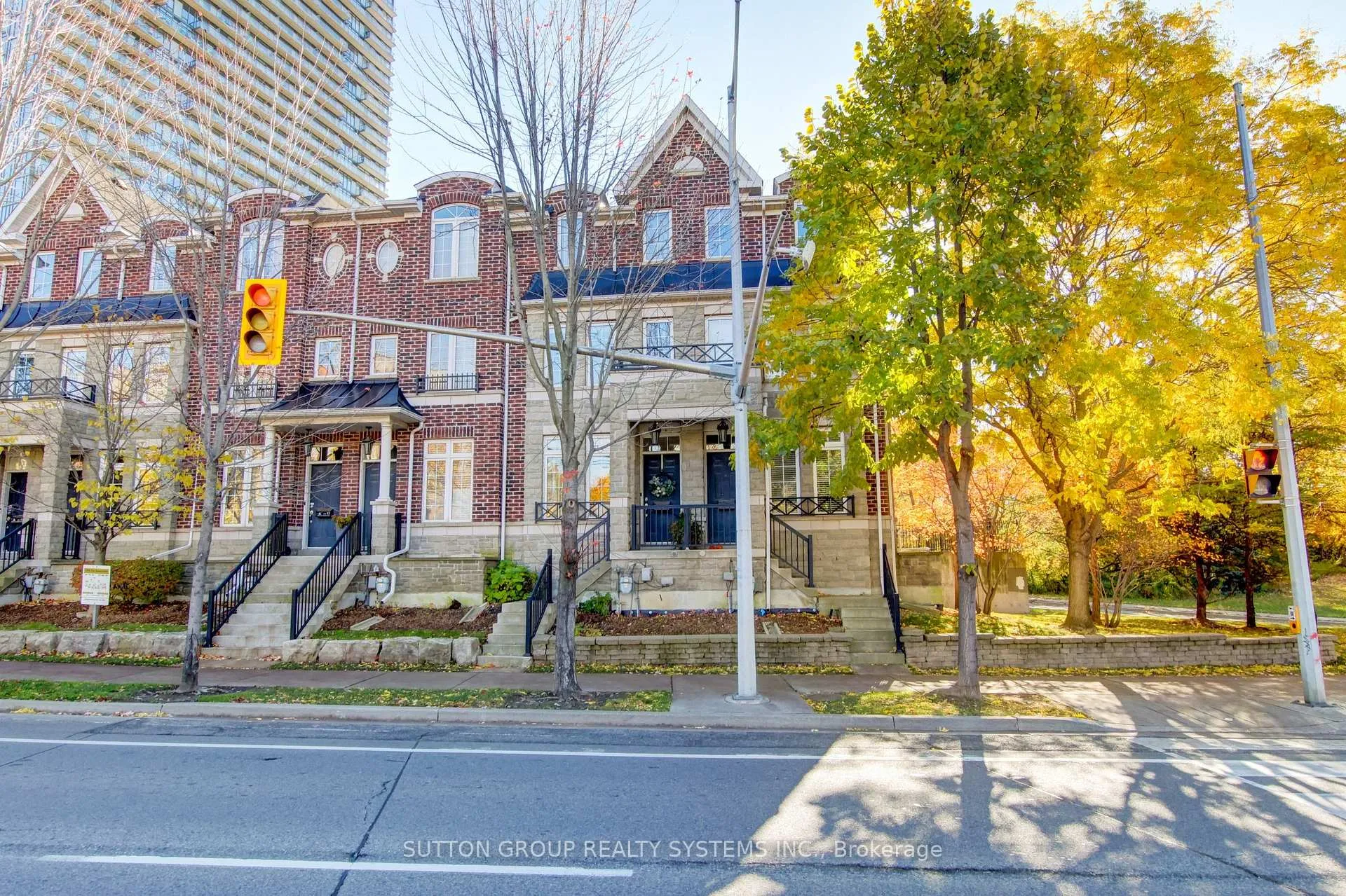 Photo 2 of Unit 85, 119B The Queensway, Toronto, High Park-Swansea — HOMEH