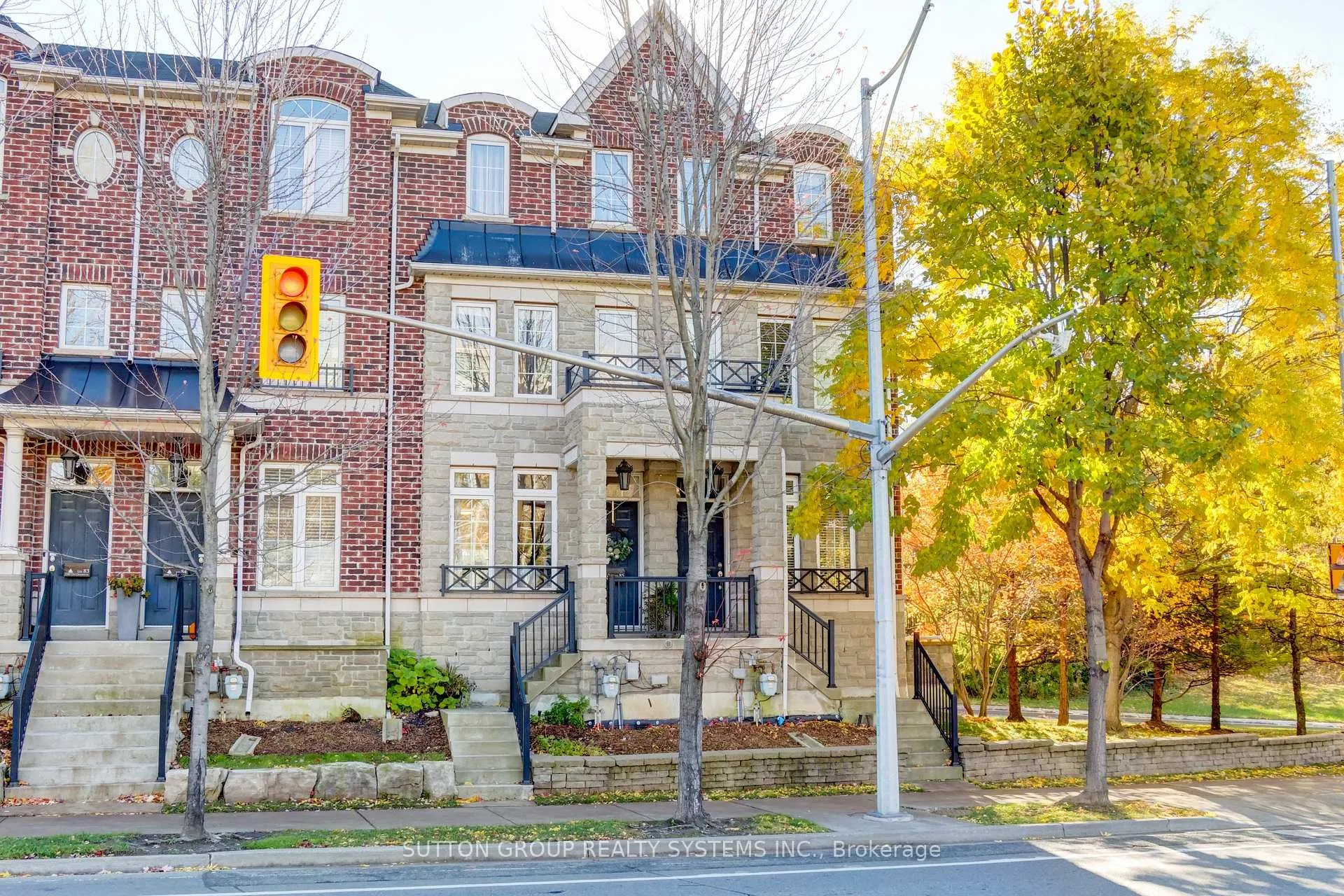 Photo 3 of Unit 85, 119B The Queensway, Toronto, High Park-Swansea — HOMEH