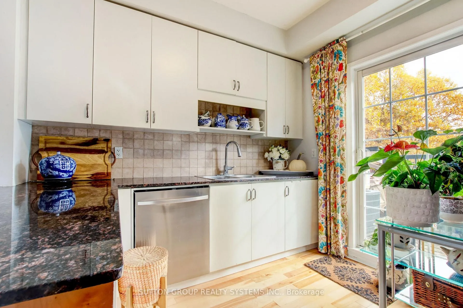 Photo 19 of Unit 85, 119B The Queensway, Toronto, High Park-Swansea — HOMEH