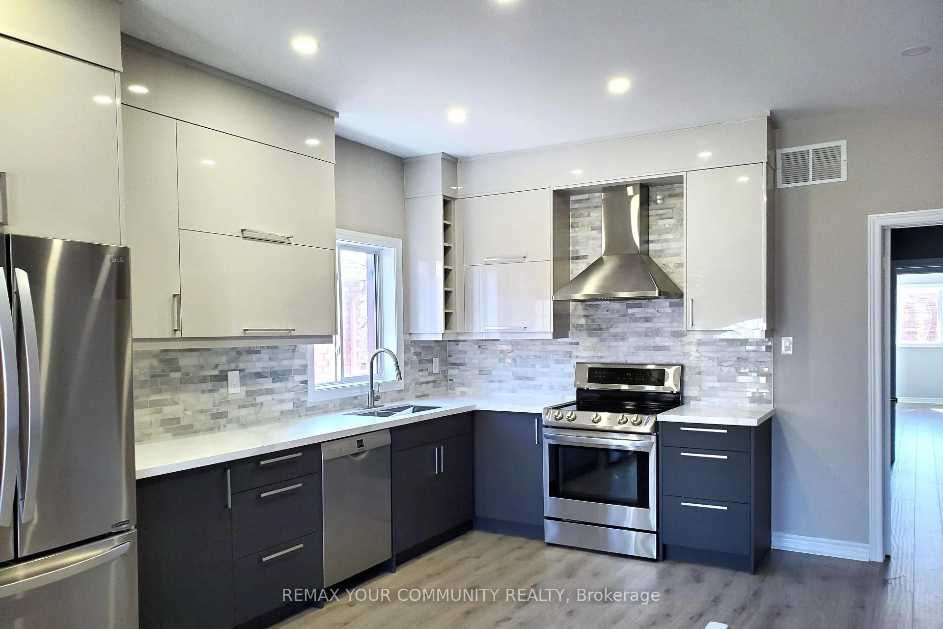Photo 3 of Unit Upper, 48 Belwood Boulevard, Vaughan, Patterson — HOMEH