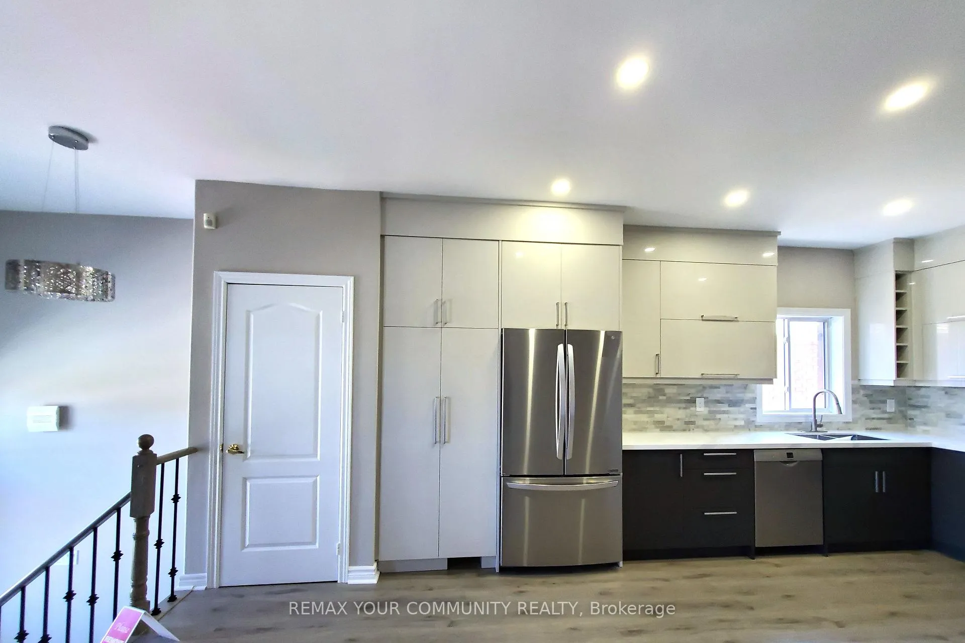 Photo 4 of Unit Upper, 48 Belwood Boulevard, Vaughan, Patterson — HOMEH