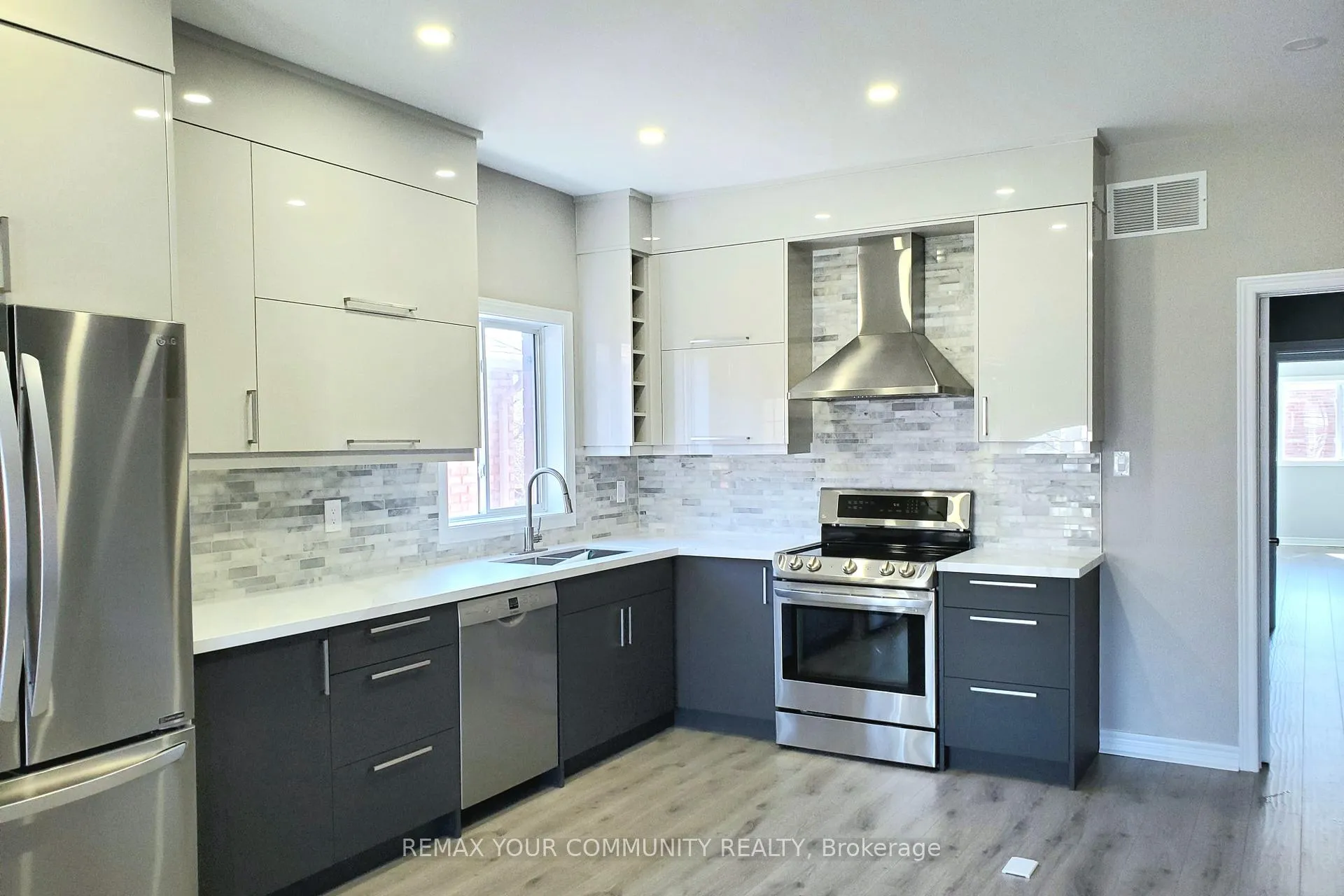 Photo 7 of Unit Upper, 48 Belwood Boulevard, Vaughan, Patterson — HOMEH