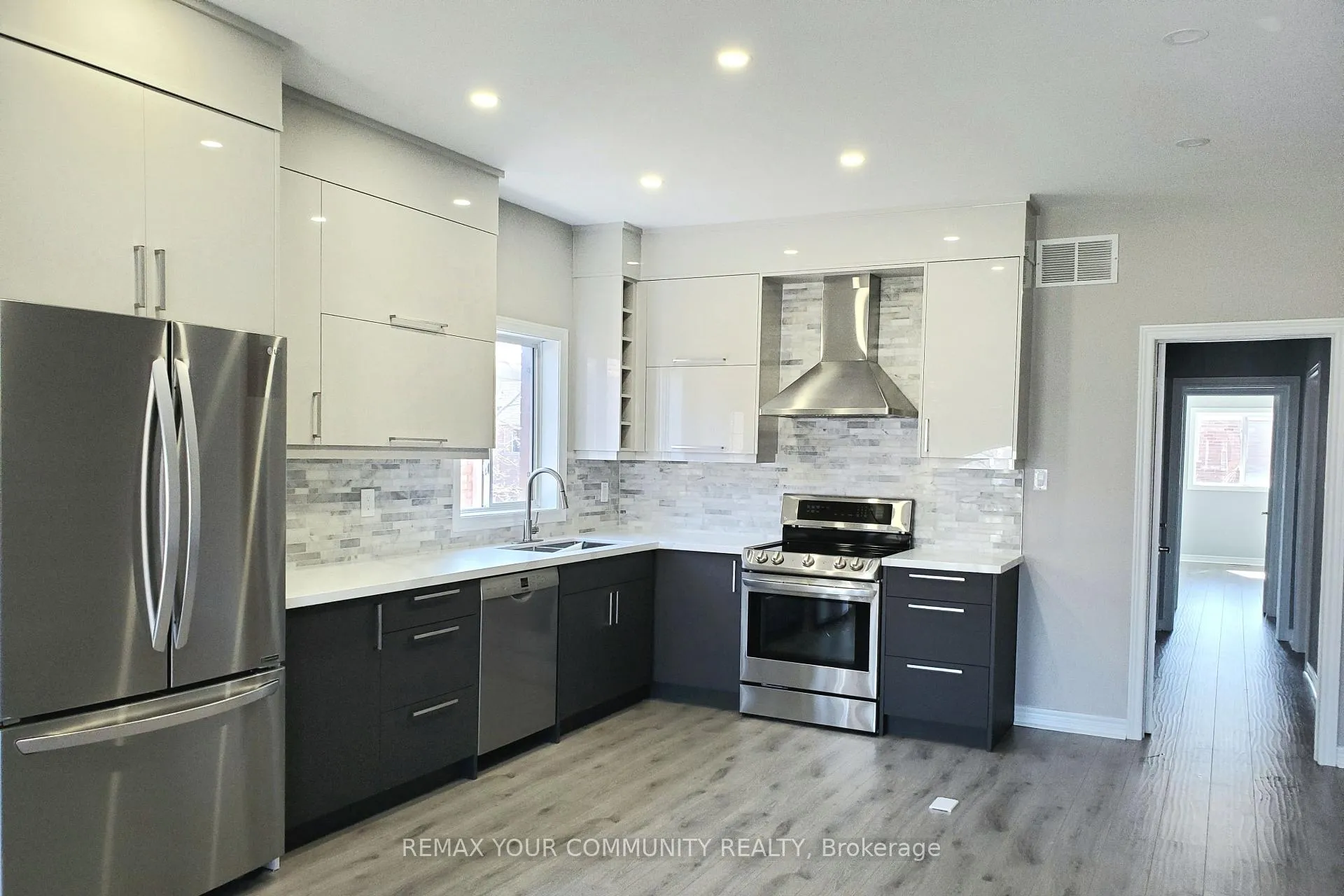 Photo 8 of Unit Upper, 48 Belwood Boulevard, Vaughan, Patterson — HOMEH