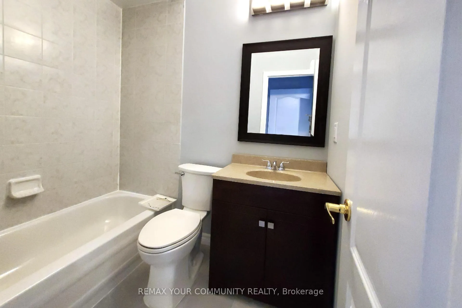 Photo 10 of Unit Upper, 48 Belwood Boulevard, Vaughan, Patterson — HOMEH