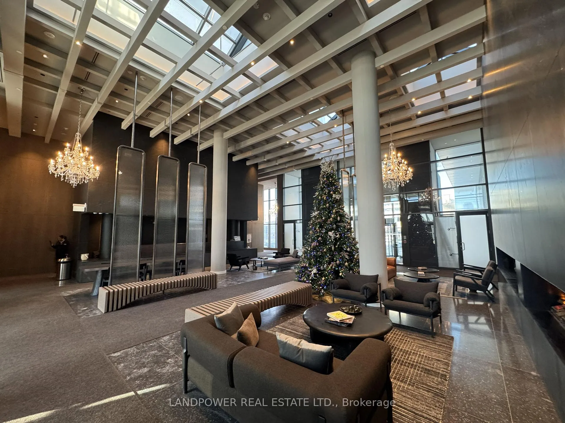 Photo 3 of Unit 4703, 8 Interchange Way, Vaughan, Vaughan Corporate Centre — HOMEH