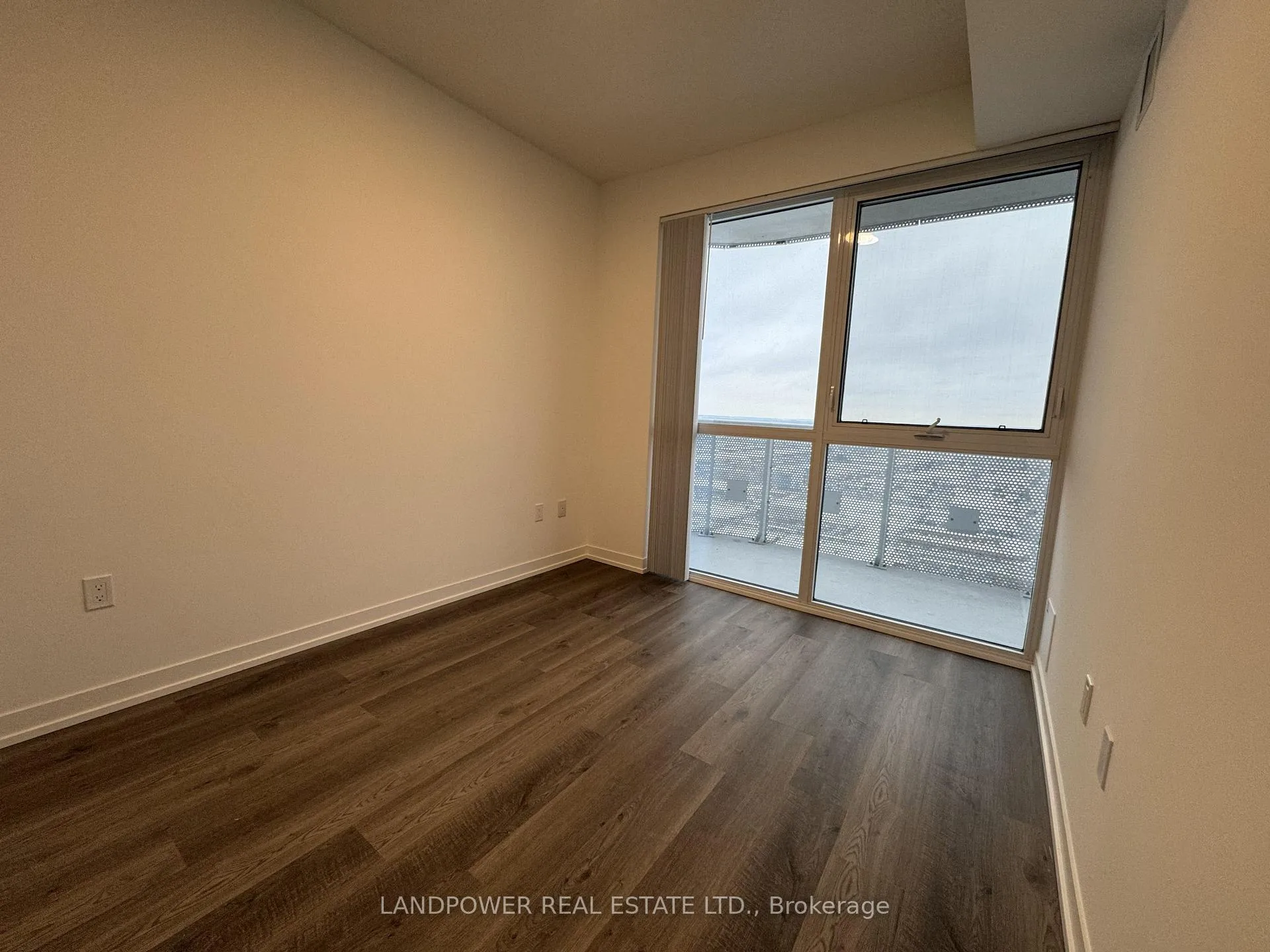 Photo 10 of Unit 4703, 8 Interchange Way, Vaughan, Vaughan Corporate Centre — HOMEH