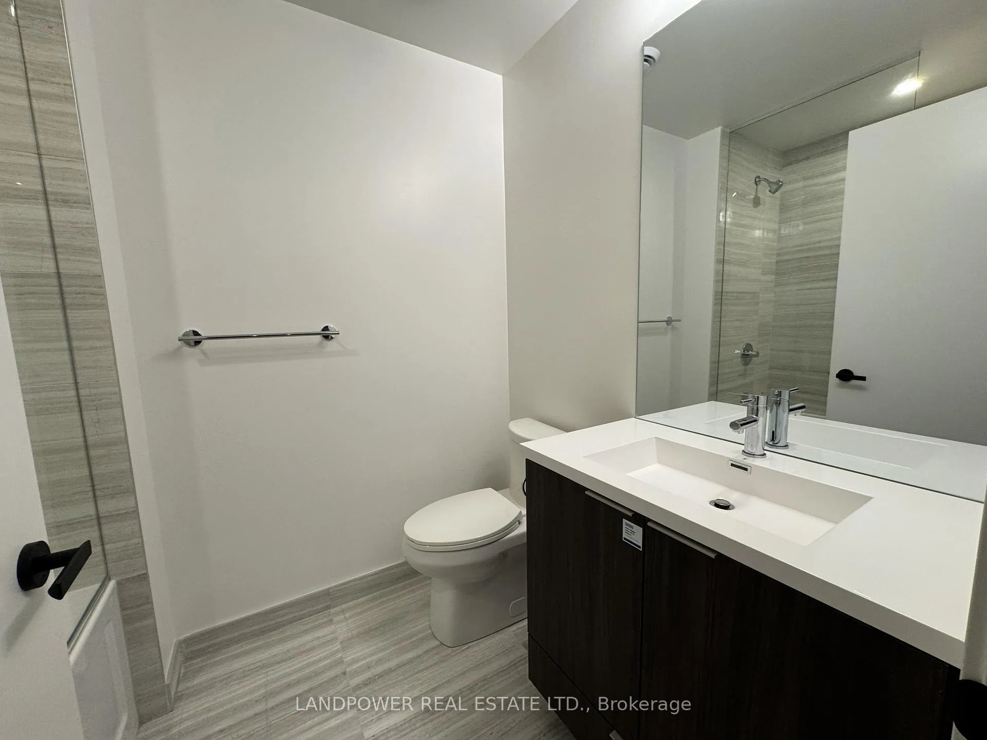 Photo 13 of Unit 4703, 8 Interchange Way, Vaughan, Vaughan Corporate Centre — HOMEH