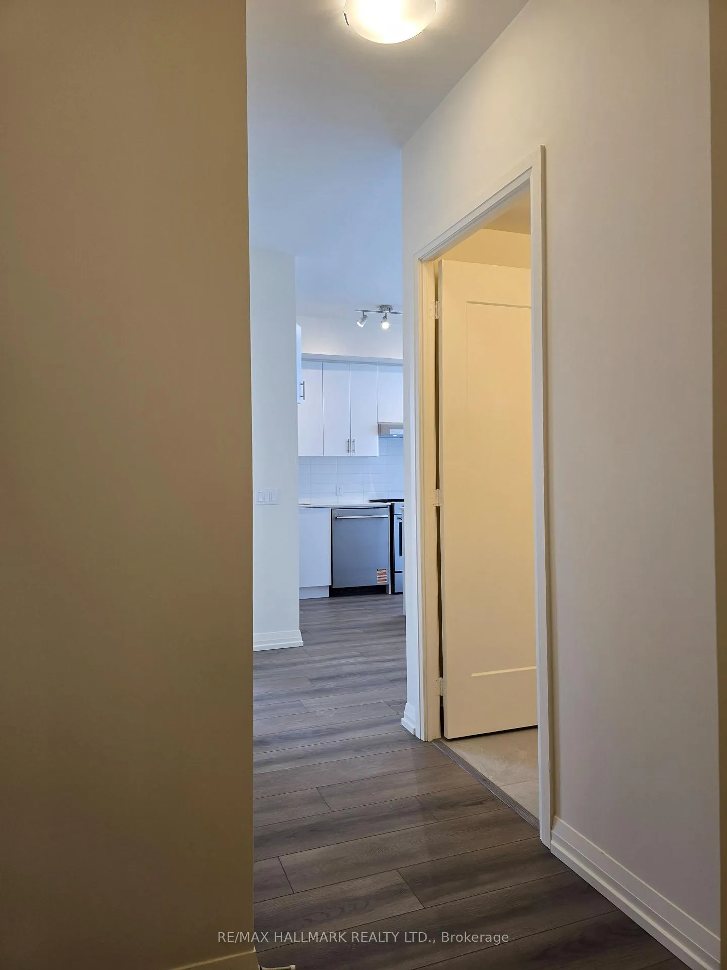 Photo 3 of Unit 2409, 27 Korda Gate, Vaughan, Vellore Village — HOMEH