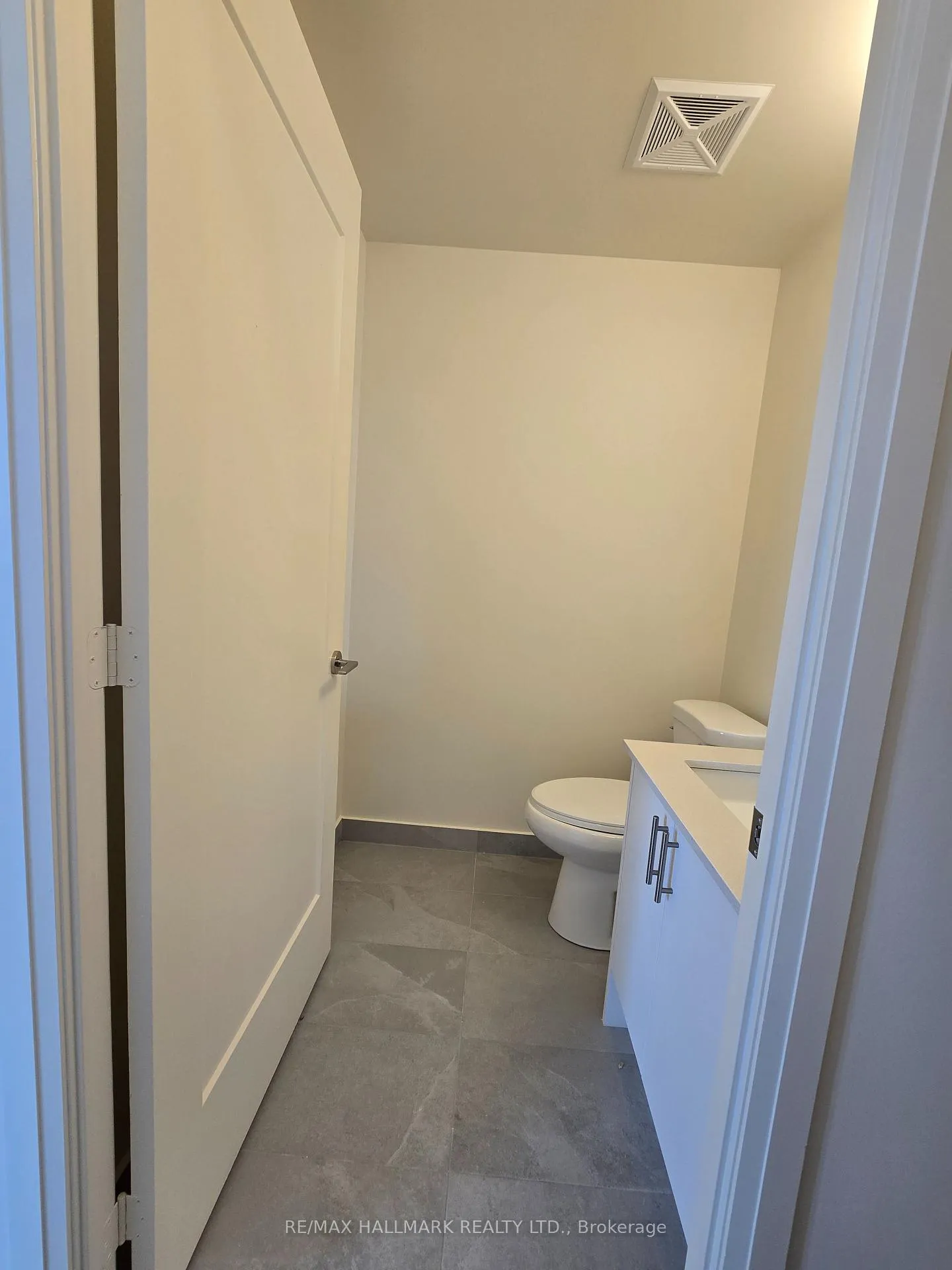 Photo 5 of Unit 2409, 27 Korda Gate, Vaughan, Vellore Village — HOMEH