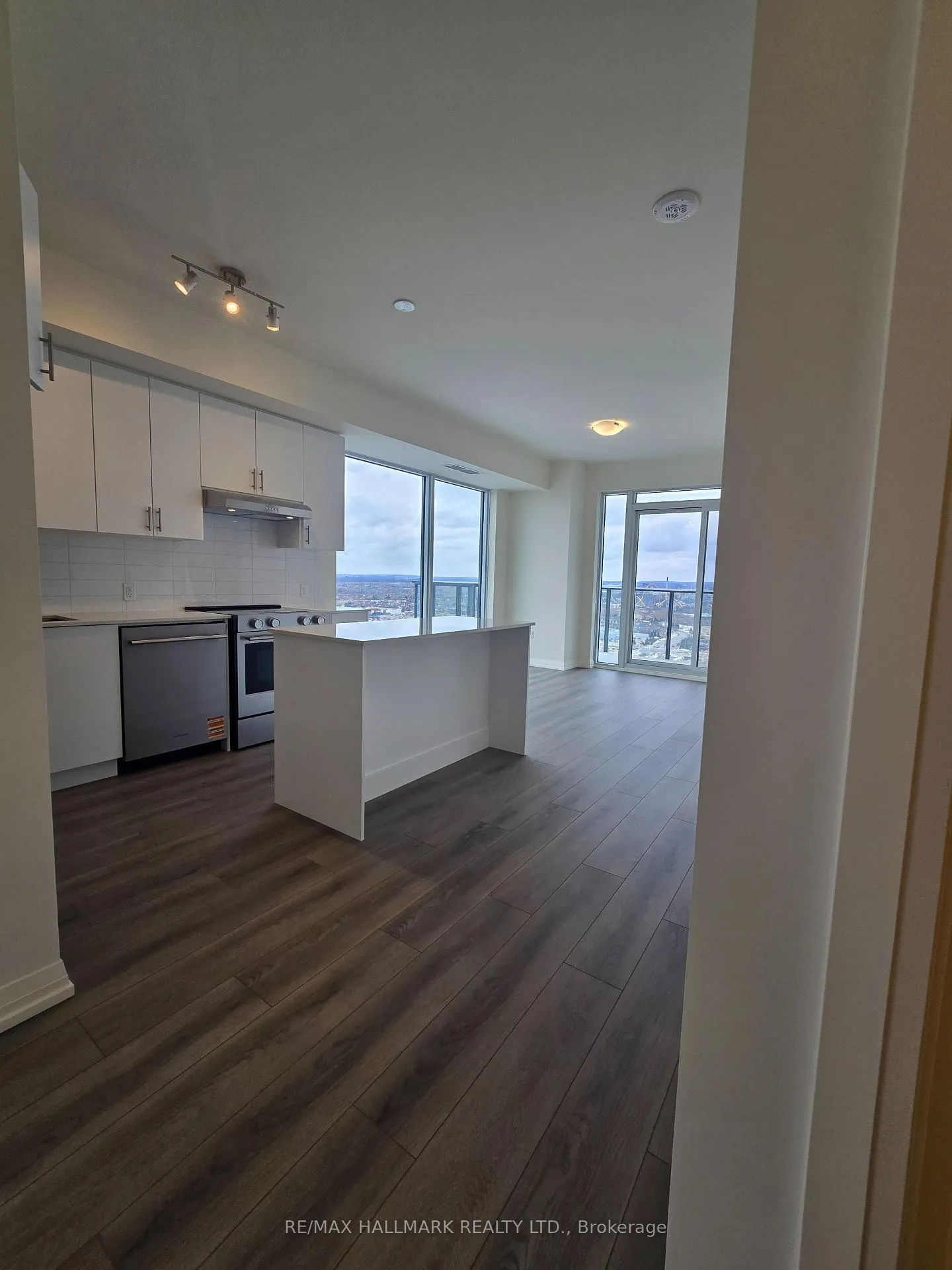 Photo 7 of Unit 2409, 27 Korda Gate, Vaughan, Vellore Village — HOMEH