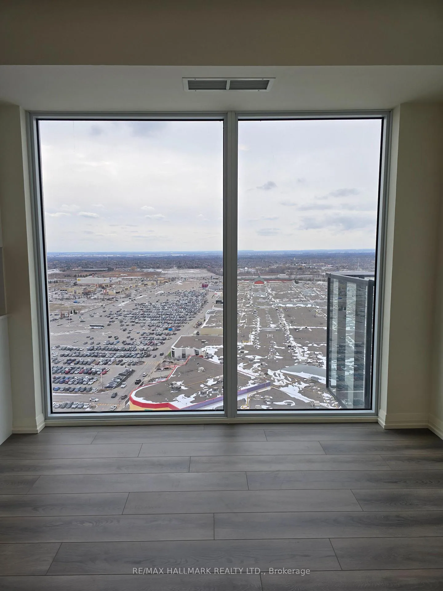 Photo 13 of Unit 2409, 27 Korda Gate, Vaughan, Vellore Village — HOMEH
