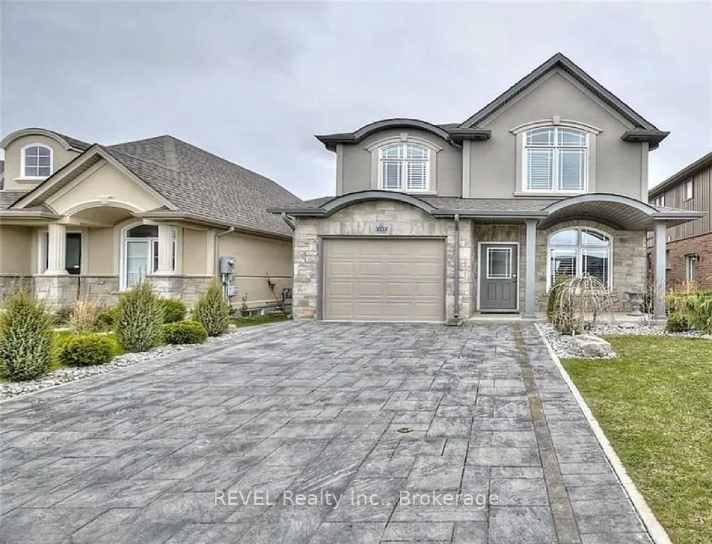 Front of 8553 Jennifer Crescent