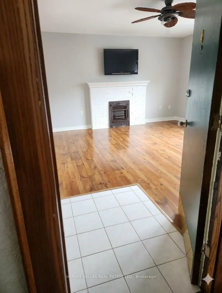 Photo 4 of Unit 4, 101 Connaught Avenue S, Hamilton, Stipley — HOMEH