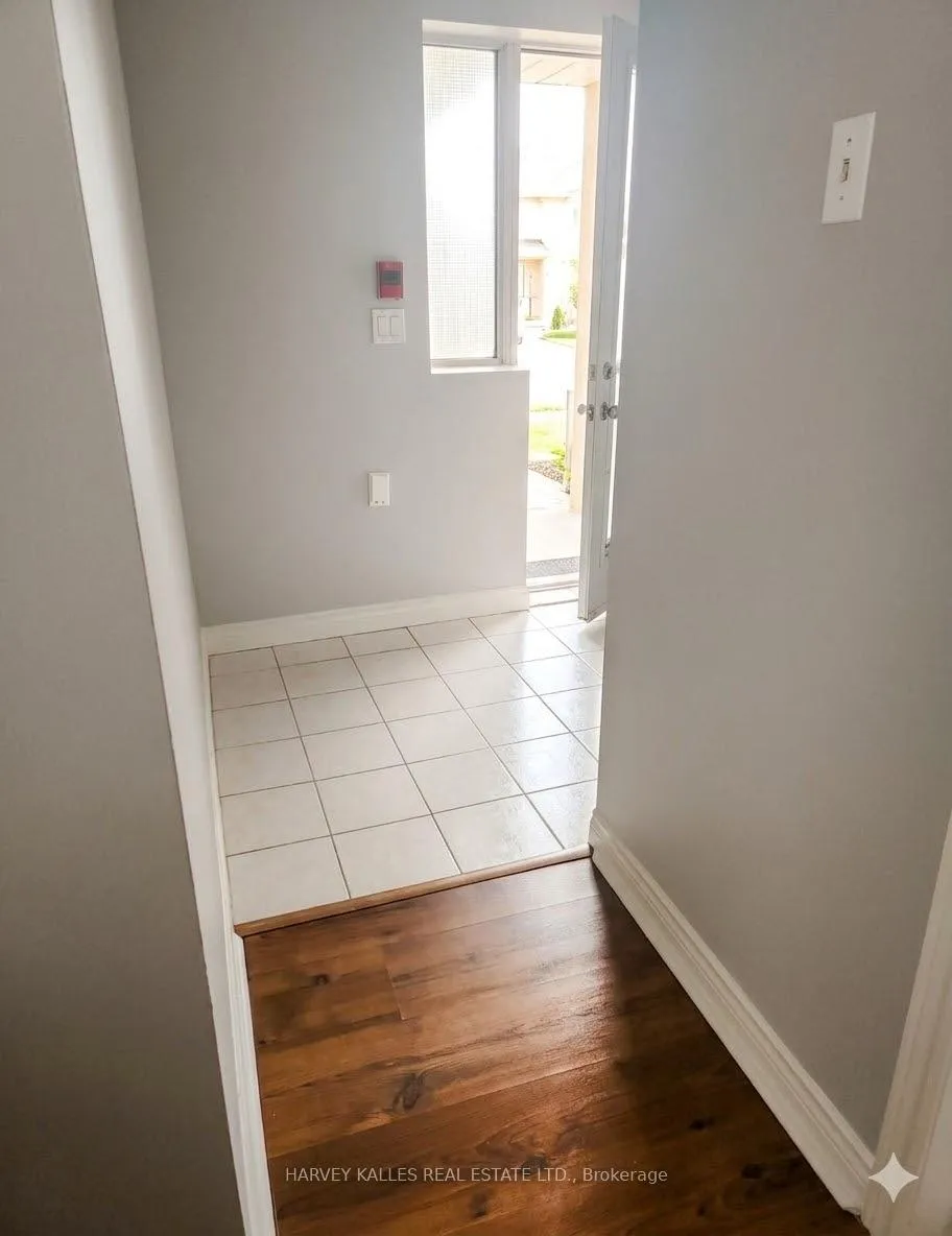 Photo 6 of Unit 4, 101 Connaught Avenue S, Hamilton, Stipley — HOMEH