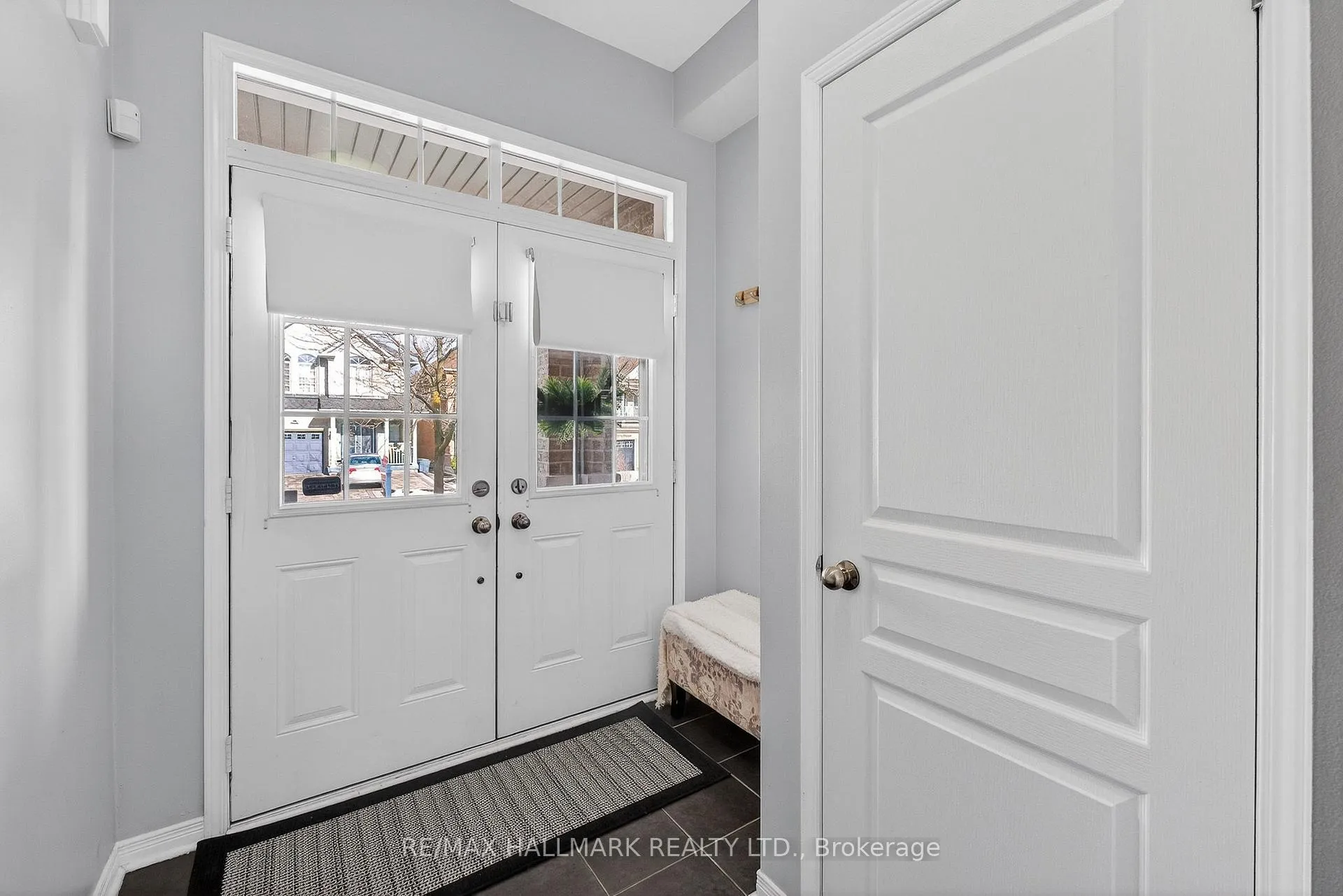 Photo 3 of 30 Catalpa Crescent, Vaughan, Patterson — HOMEH