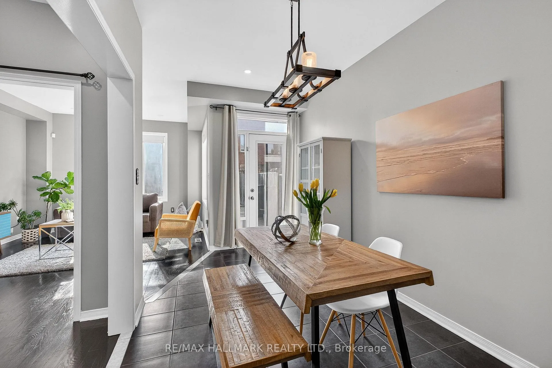Photo 7 of 30 Catalpa Crescent, Vaughan, Patterson — HOMEH