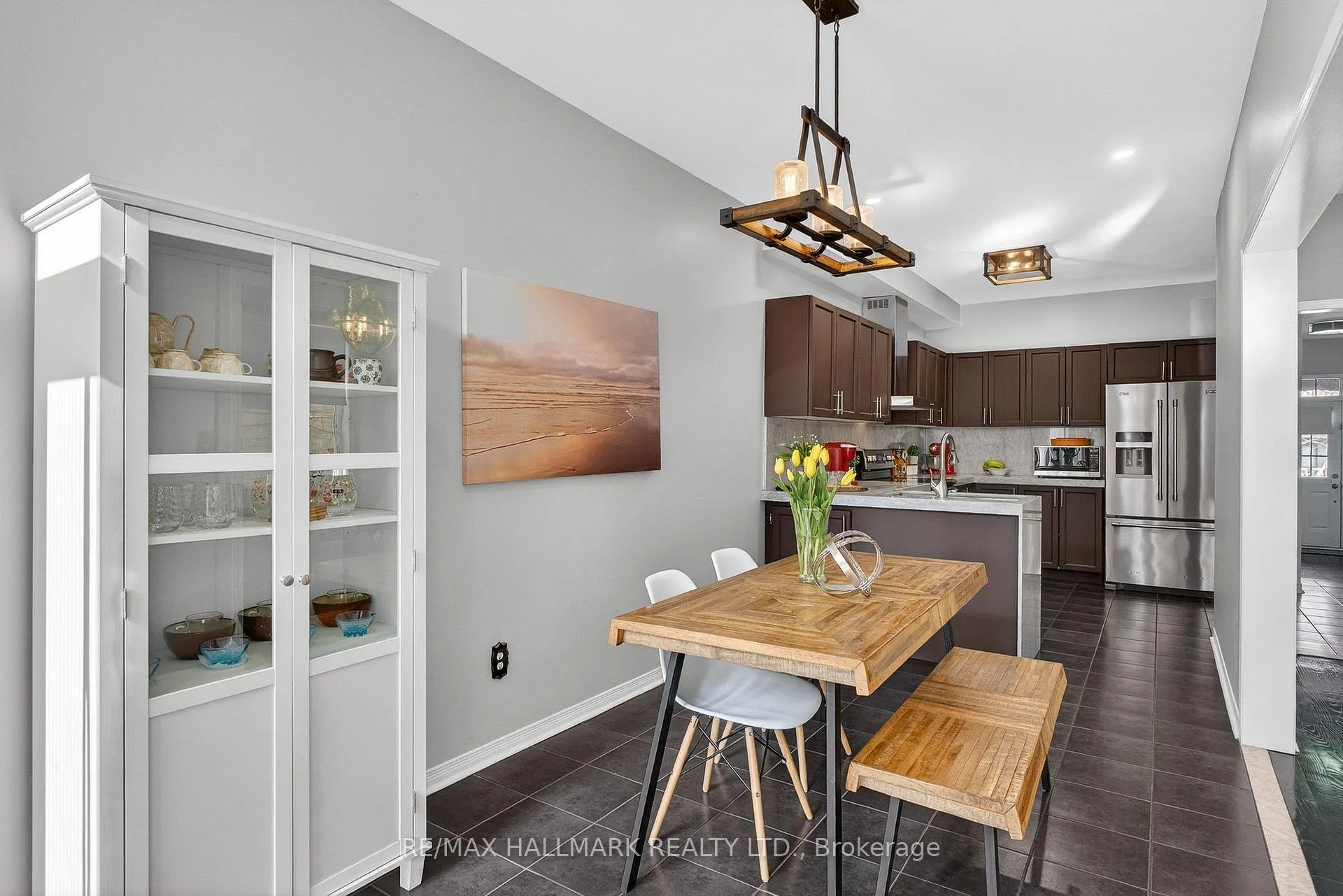 Photo 8 of 30 Catalpa Crescent, Vaughan, Patterson — HOMEH