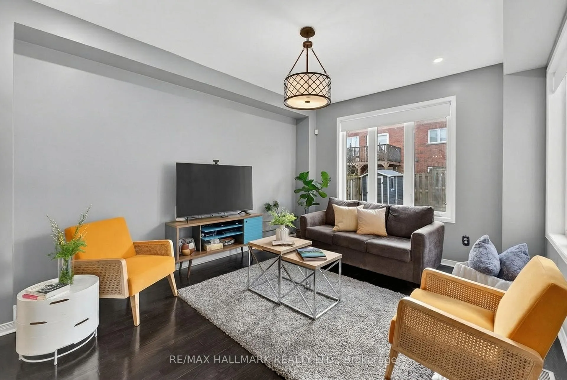Photo 10 of 30 Catalpa Crescent, Vaughan, Patterson — HOMEH