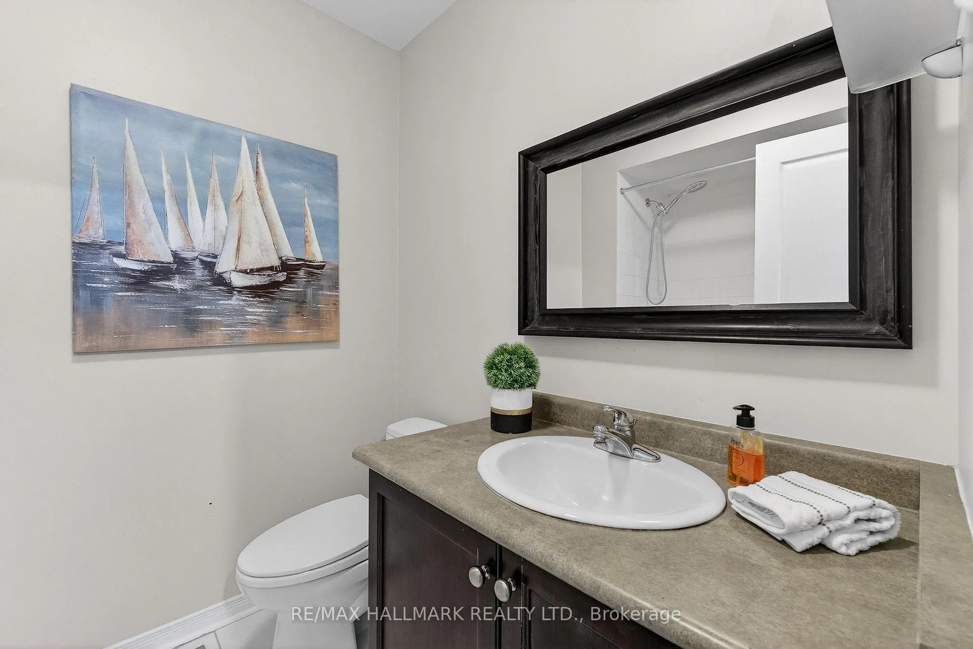 Photo 20 of 30 Catalpa Crescent, Vaughan, Patterson — HOMEH