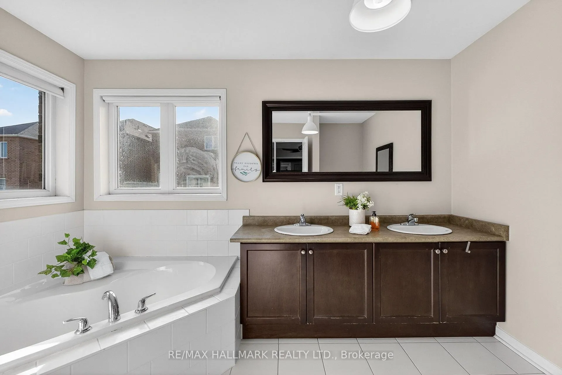 Photo 25 of 30 Catalpa Crescent, Vaughan, Patterson — HOMEH
