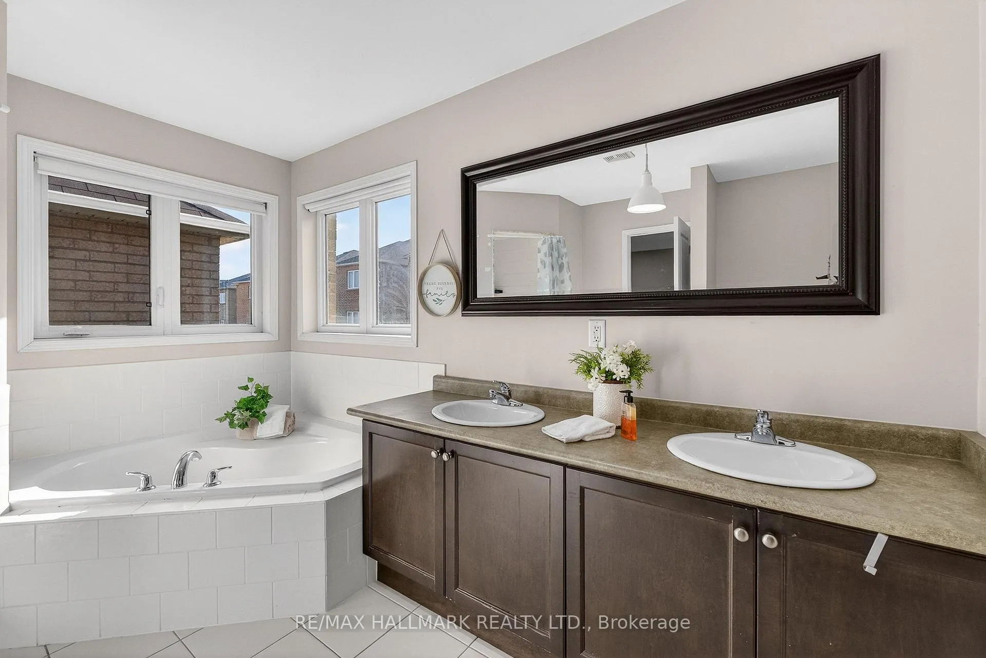 Photo 26 of 30 Catalpa Crescent, Vaughan, Patterson — HOMEH