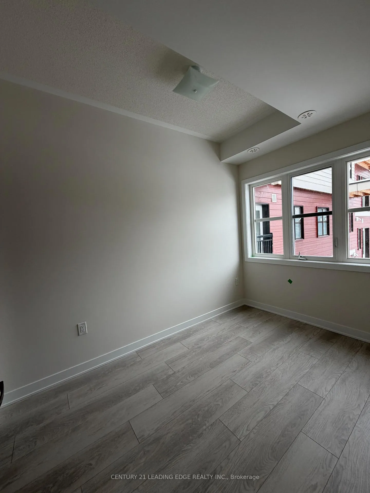 Photo 13 of 15100 Yonge Street, Aurora, Aurora Village — HOMEH