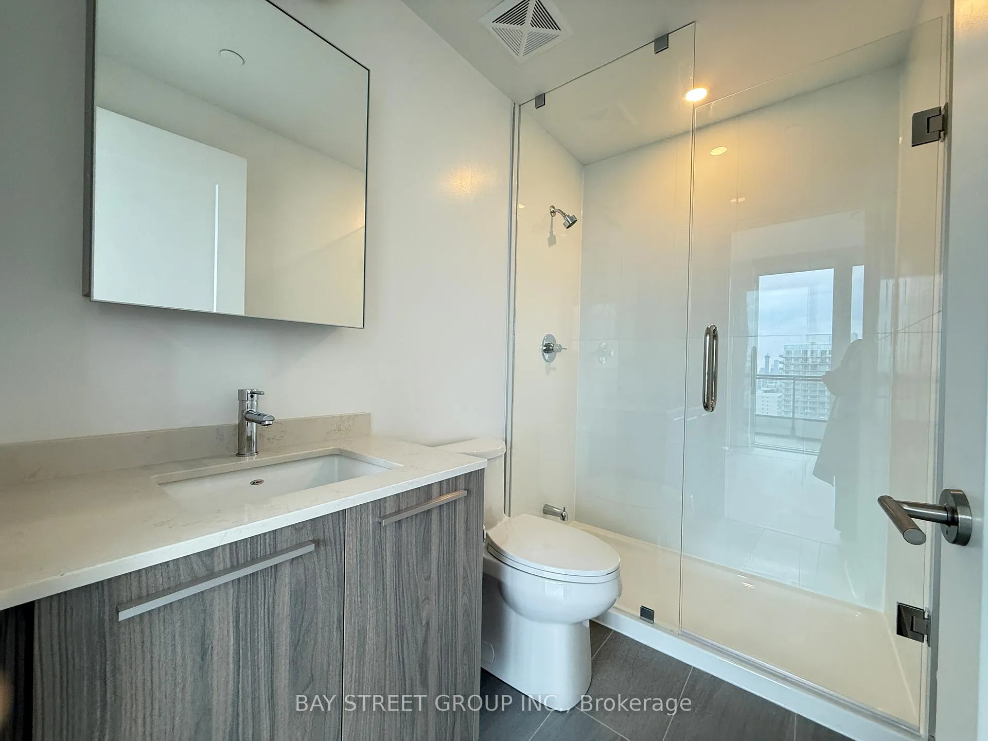 Photo 7 of Unit 3004, 65 Broadway Avenue, Toronto, Mount Pleasant West — HOMEH
