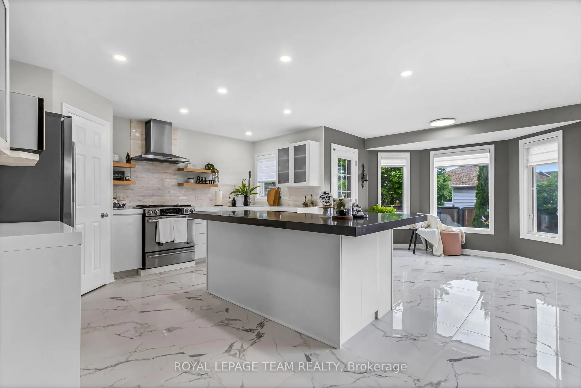 Photo 8 of 3728 Mountain Meadows Crescent, Ottawa, Riverside South/Gloucester Glen — HOMEH