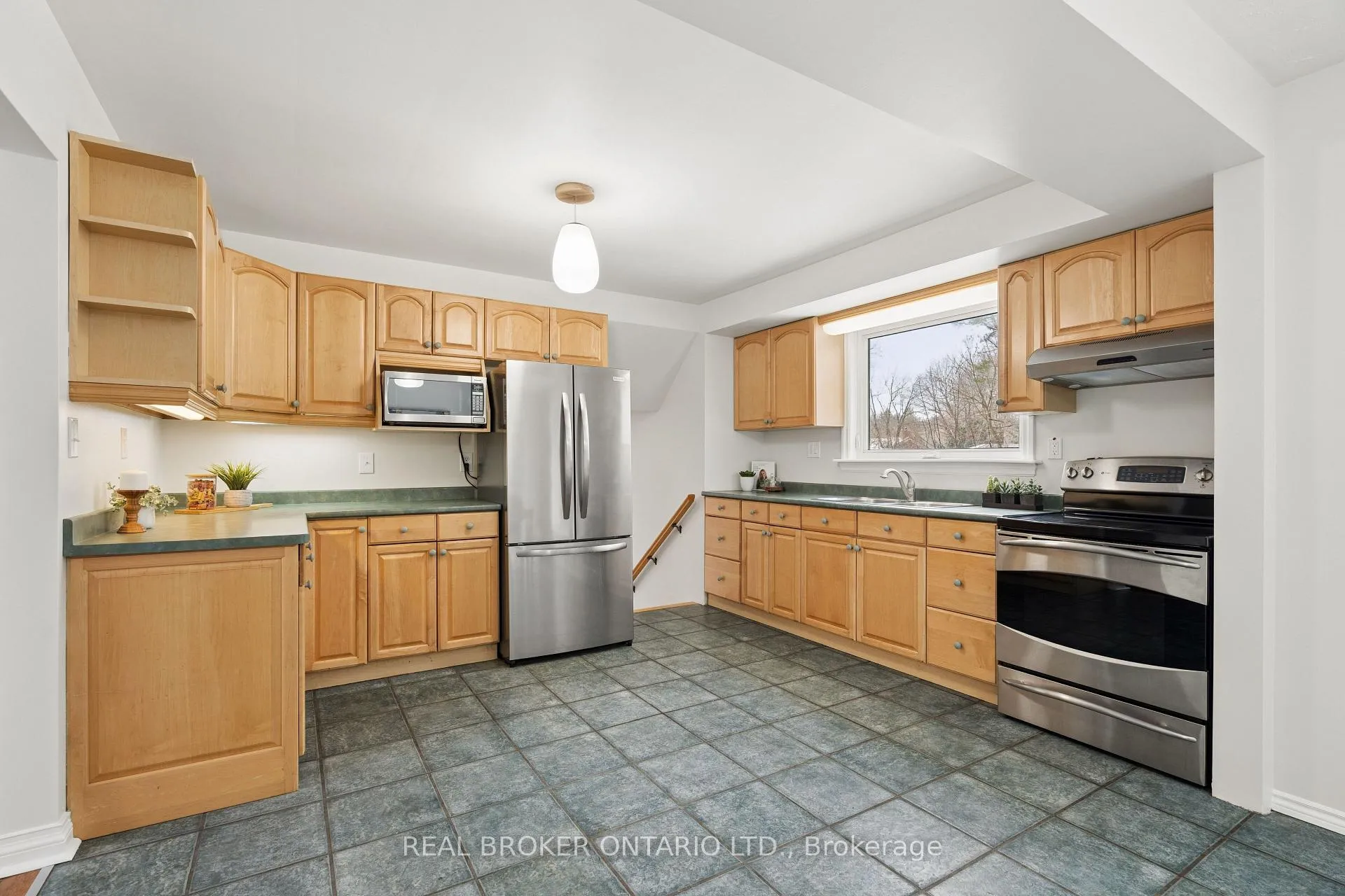 Photo 11 of 18 Memorial Street, Guelph/Eramosa, Eden Mills — HOMEH