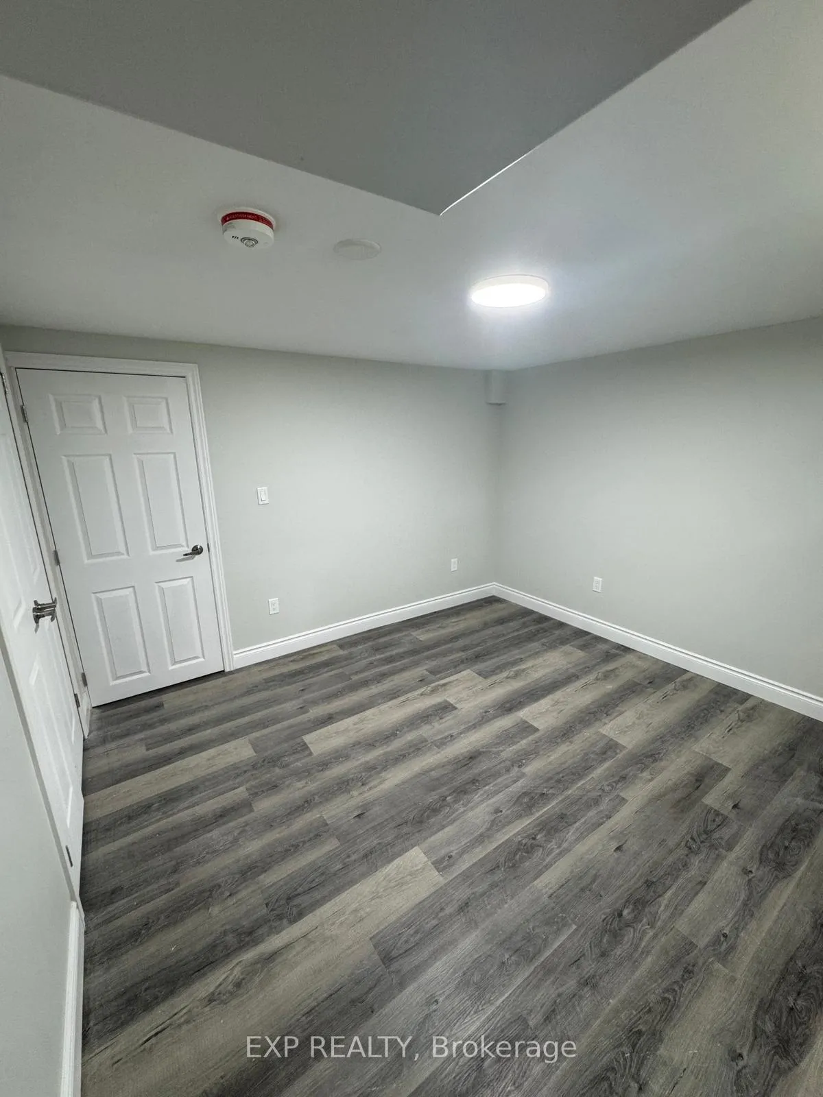 Photo 4 of 370 Greenbrook Drive, Kitchener — HOMEH