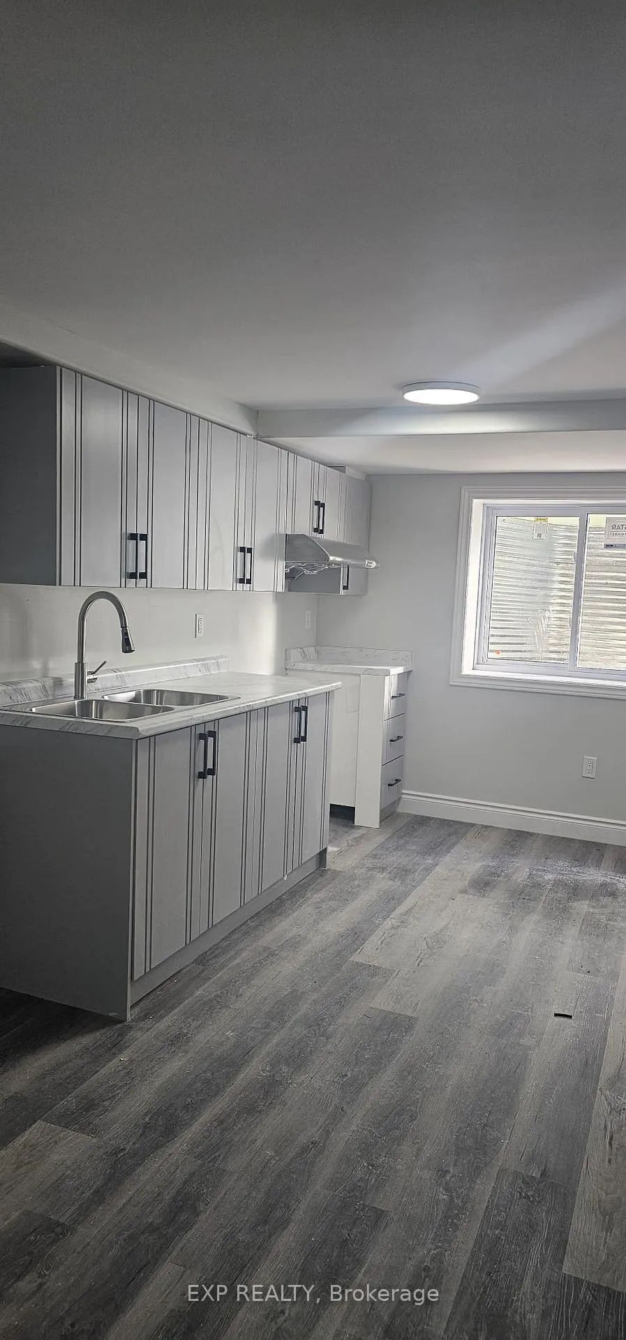 Photo 5 of 370 Greenbrook Drive, Kitchener — HOMEH