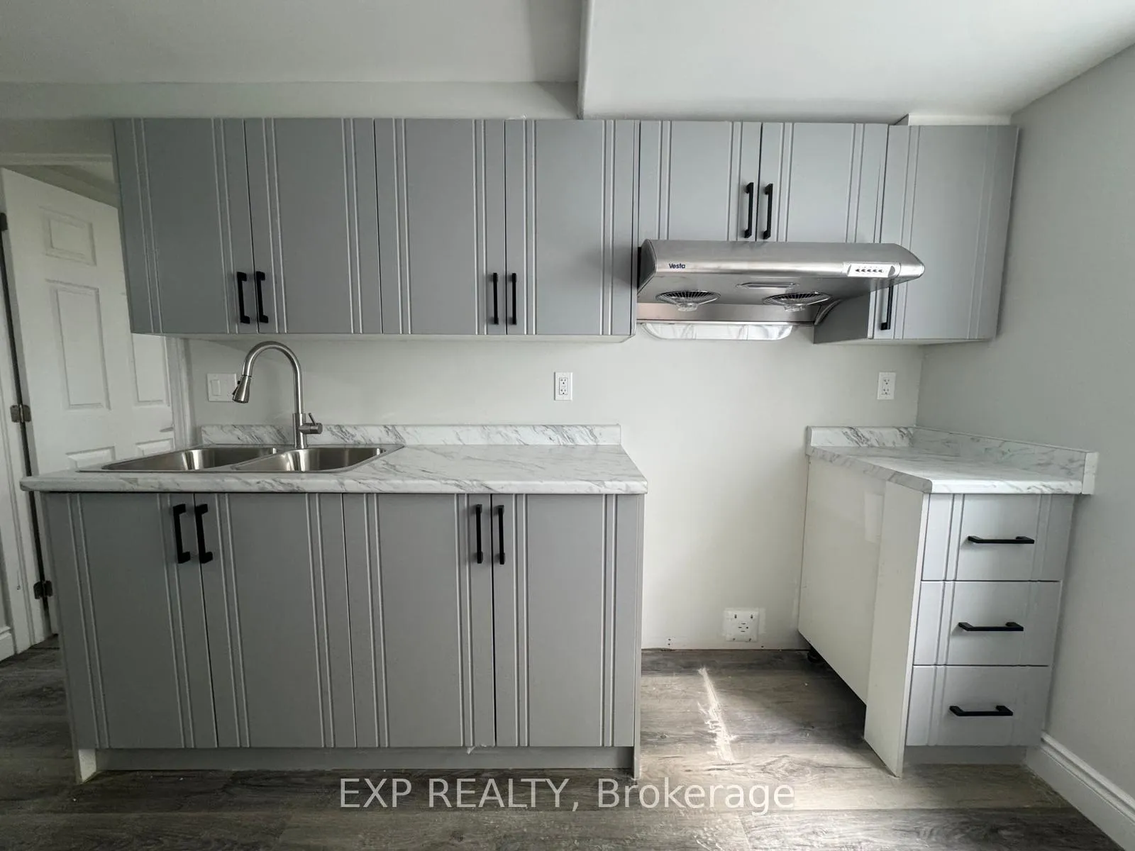 Photo 7 of 370 Greenbrook Drive, Kitchener — HOMEH
