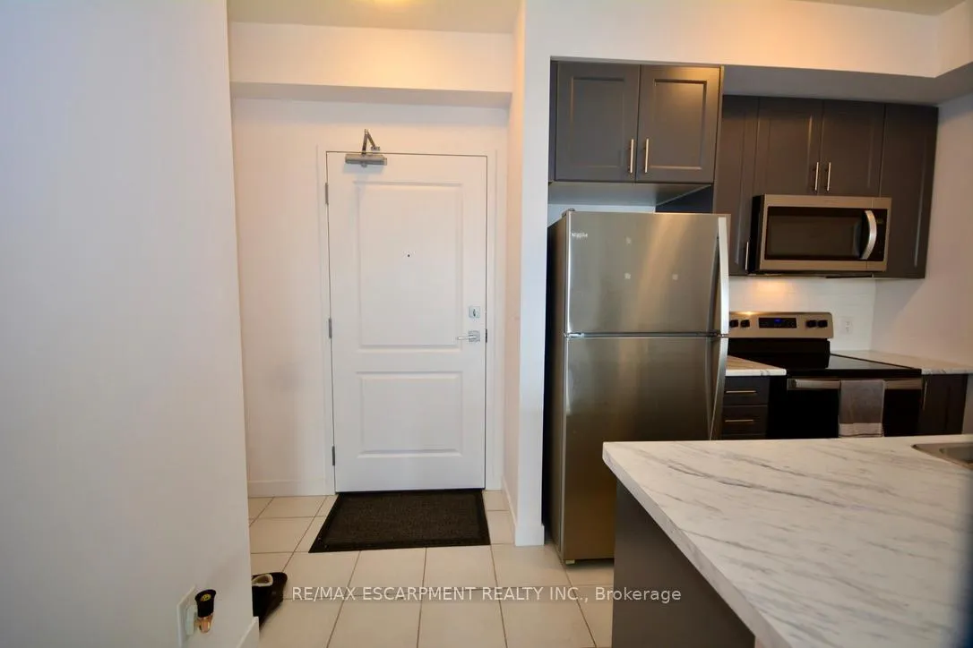 Photo 2 of Unit 404, 450 Dundas Street E, Hamilton, Waterdown — HOMEH