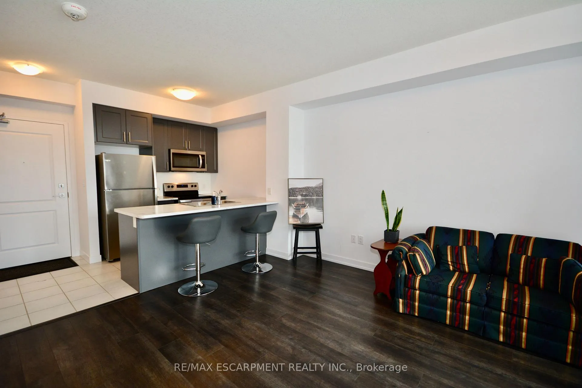 Photo 5 of Unit 404, 450 Dundas Street E, Hamilton, Waterdown — HOMEH