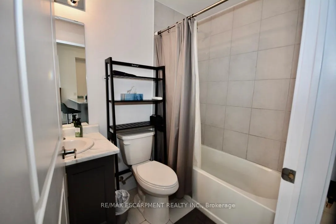 Photo 10 of Unit 404, 450 Dundas Street E, Hamilton, Waterdown — HOMEH