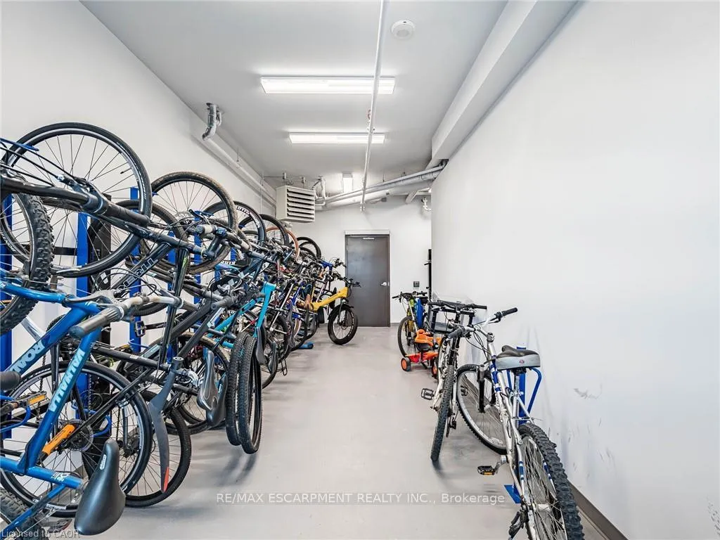 Photo 18 of Unit 404, 450 Dundas Street E, Hamilton, Waterdown — HOMEH