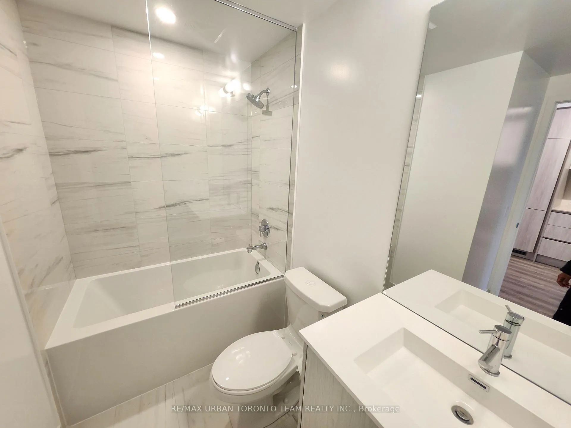 Photo 7 of Unit 1801, 180 Front Street E, Toronto, Moss Park — HOMEH