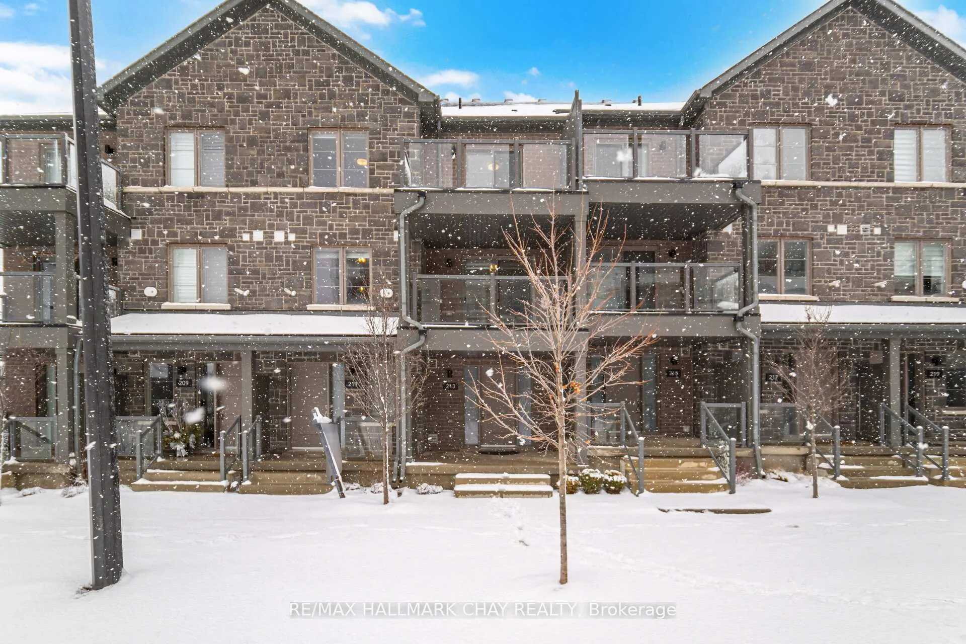 Photo 1 of Unit 84, 213 West Oak Trail, Kitchener — HOMEH