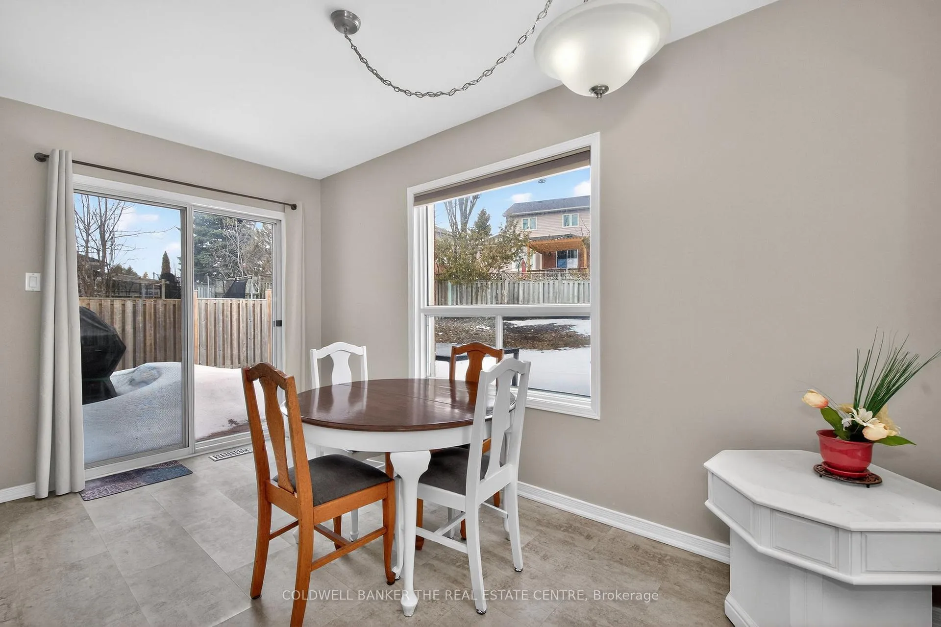 Photo 7 of 1 Mcdougall Drive, Barrie, West Bayfield — HOMEH