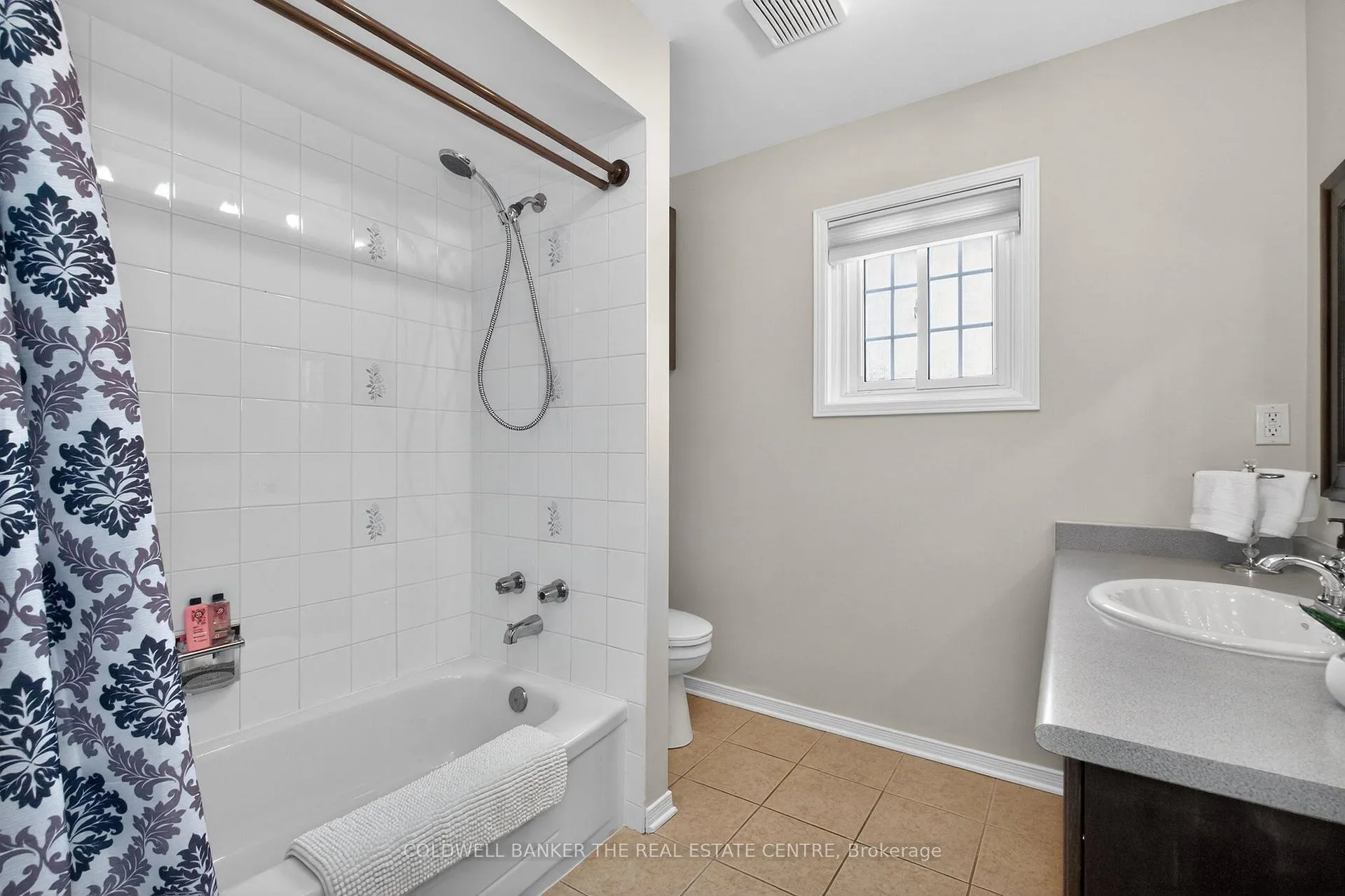 Photo 20 of 1 Mcdougall Drive, Barrie, West Bayfield — HOMEH