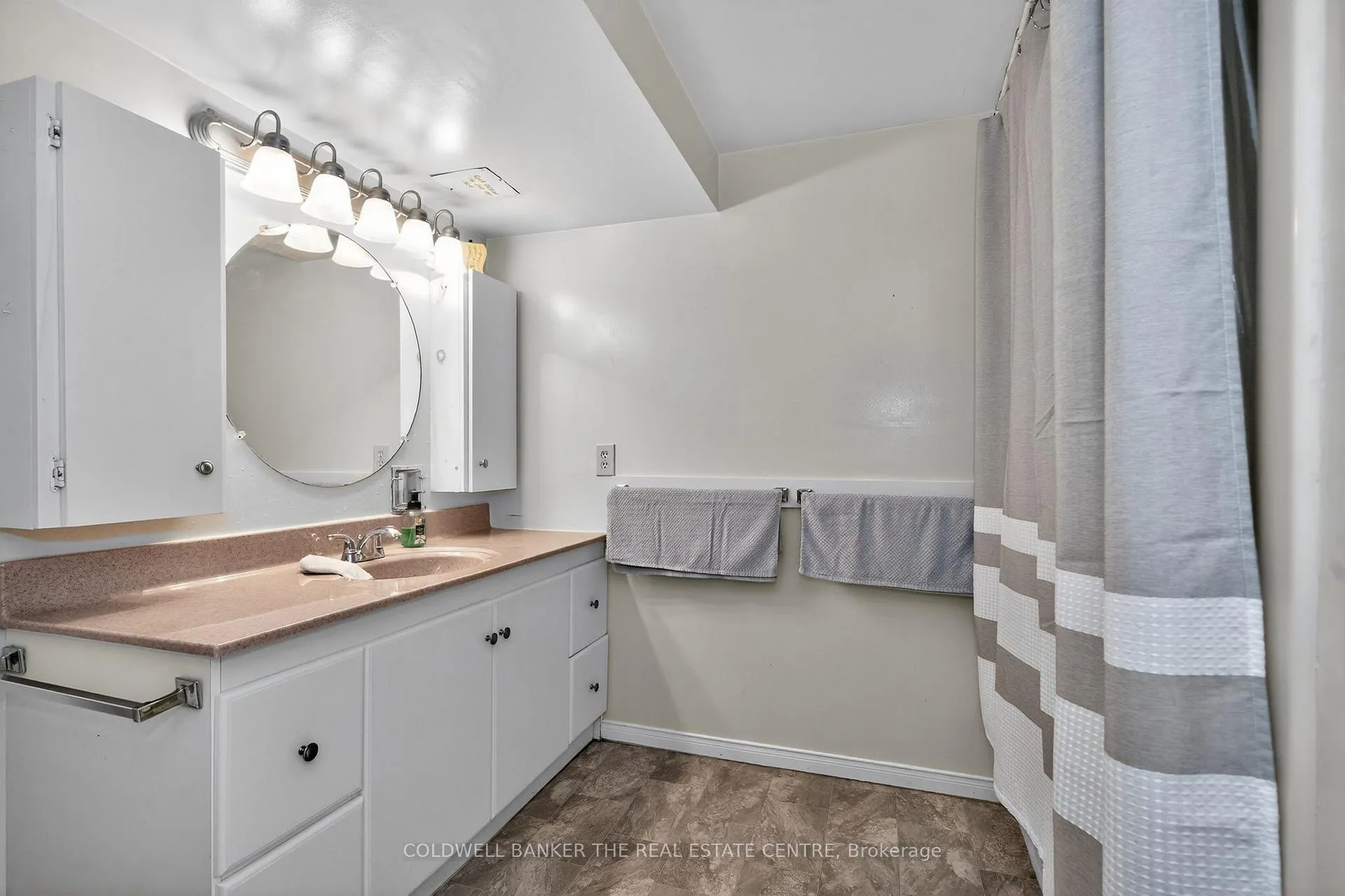Photo 24 of 1 Mcdougall Drive, Barrie, West Bayfield — HOMEH