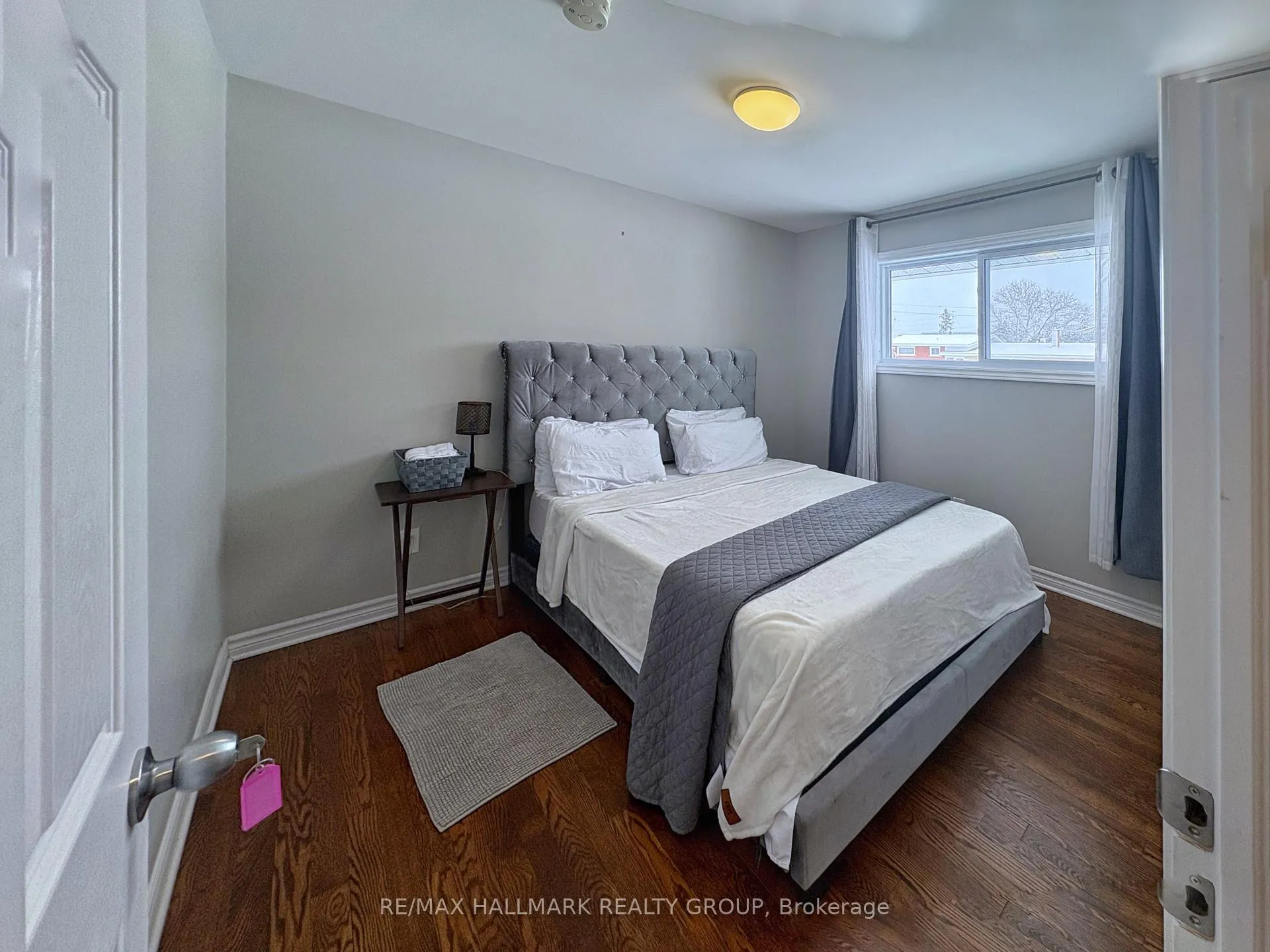 Photo 13 of 18 Forest Park Avenue, Ottawa, City View/Skyline/Fisher Heights/Parkwood Hills — HOMEH