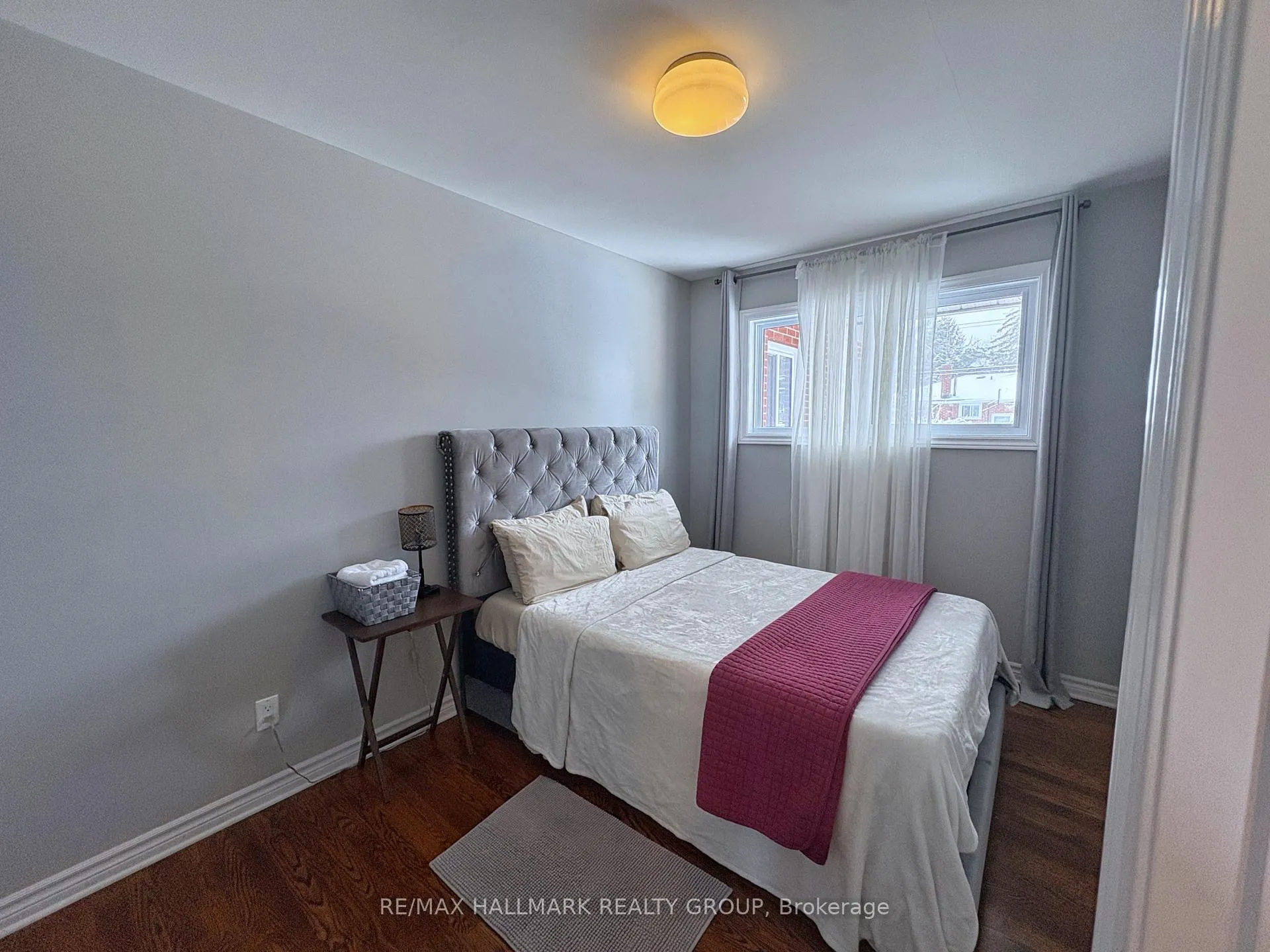 Photo 15 of 18 Forest Park Avenue, Ottawa, City View/Skyline/Fisher Heights/Parkwood Hills — HOMEH